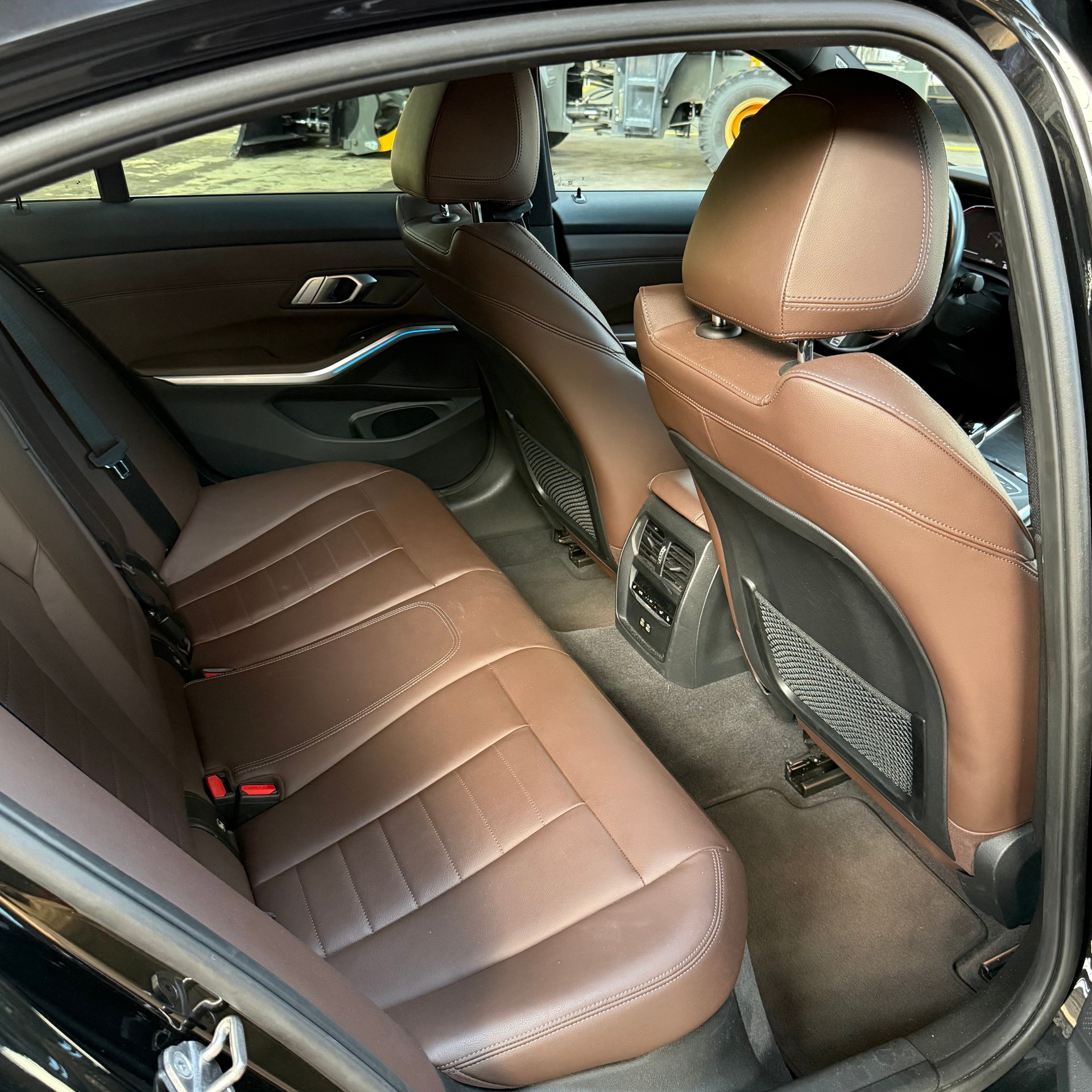 BMW 330e xDrive M Sport Steptronic Swiss-image-15