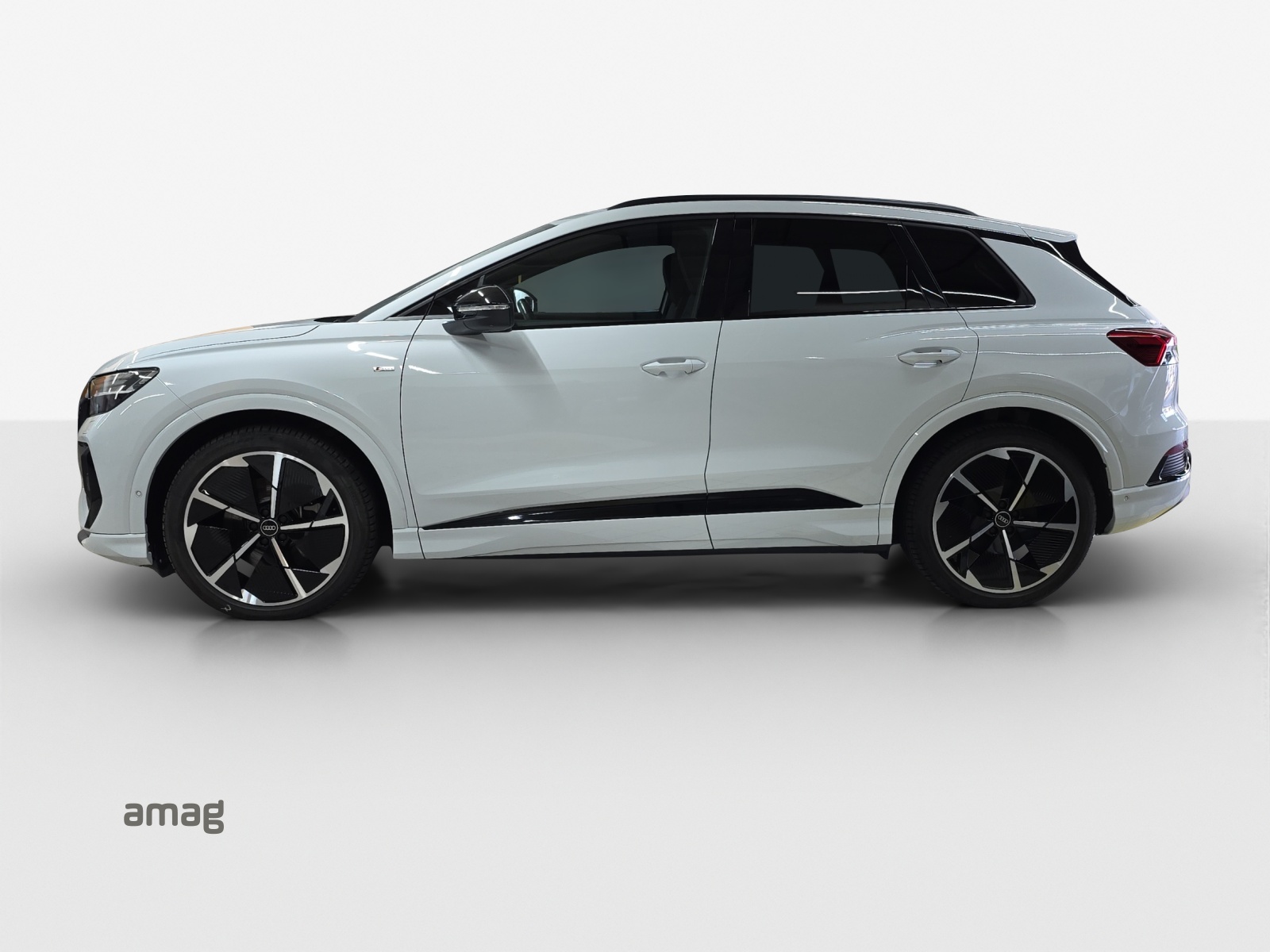 AUDI Q4 e-tron 50 quattro-showroom-element-2