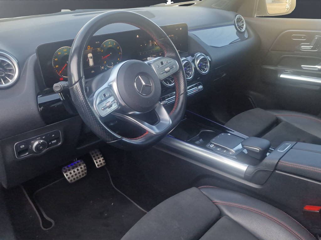 MERCEDES-BENZ GLA 200 AMG Line 4matic-image-8