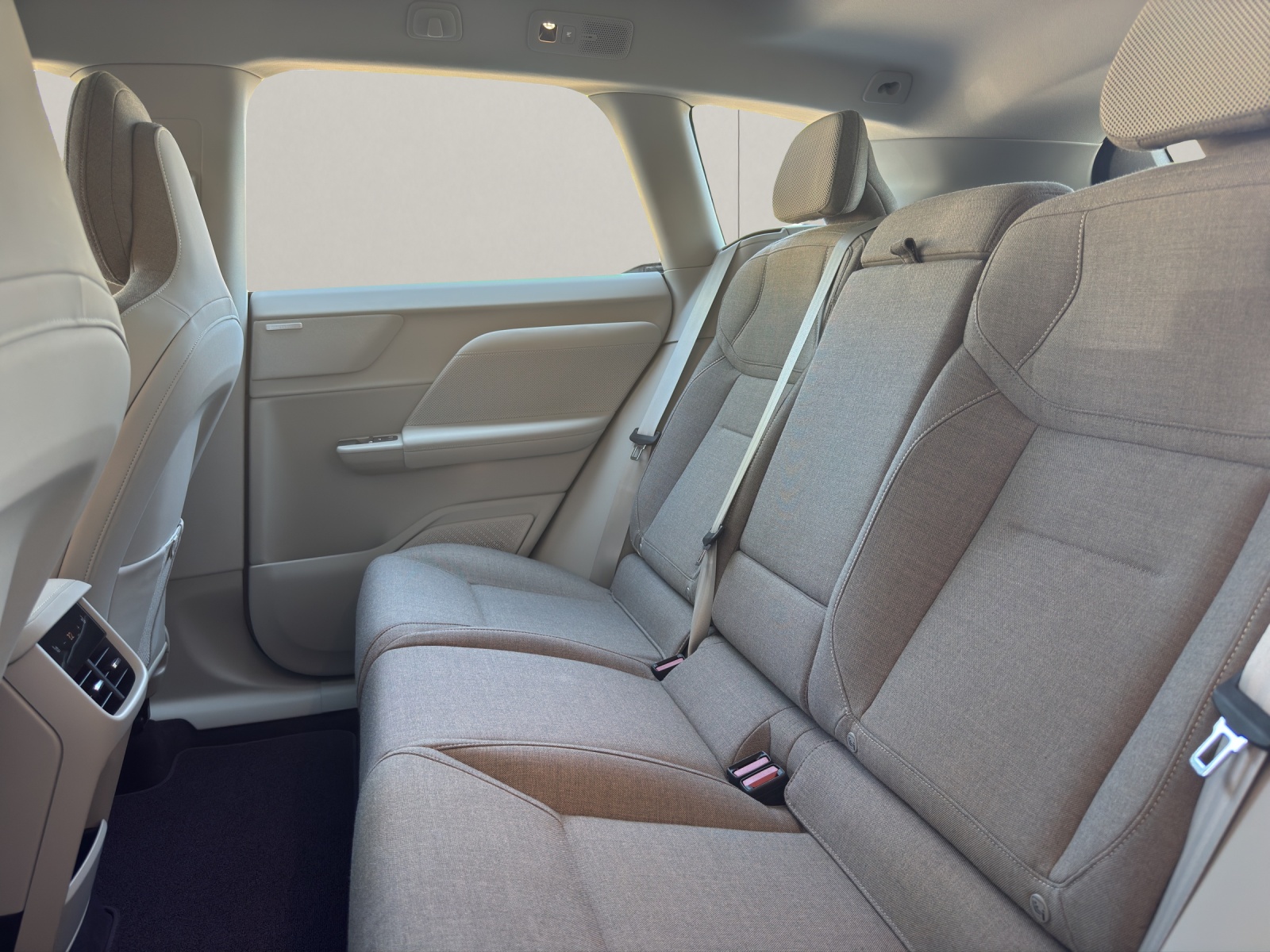 VOLVO EX60 Twin Ultra AWD-image-14