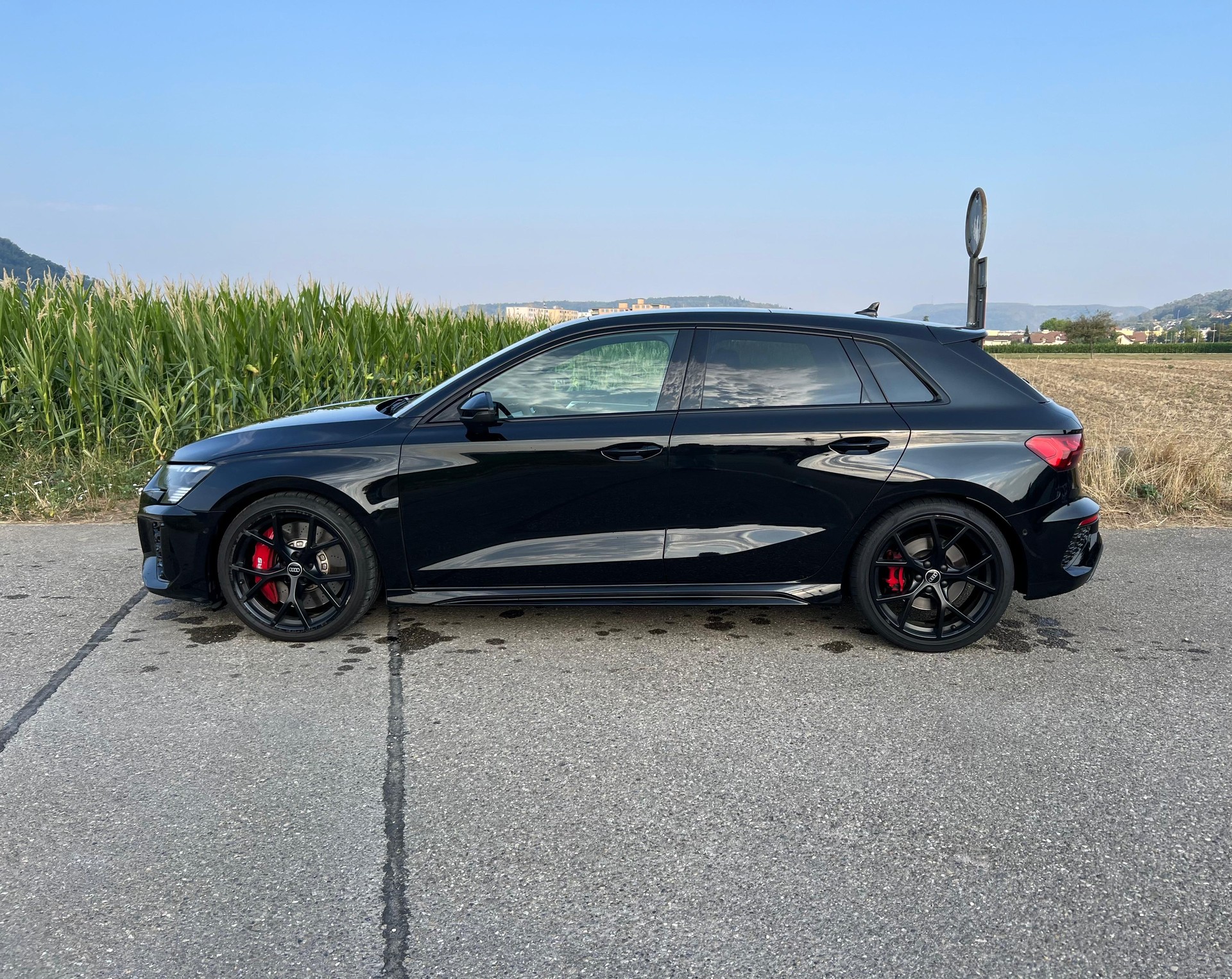 AUDI RS3 Sportback 2.5 TSI quattro S-tronic-image-1