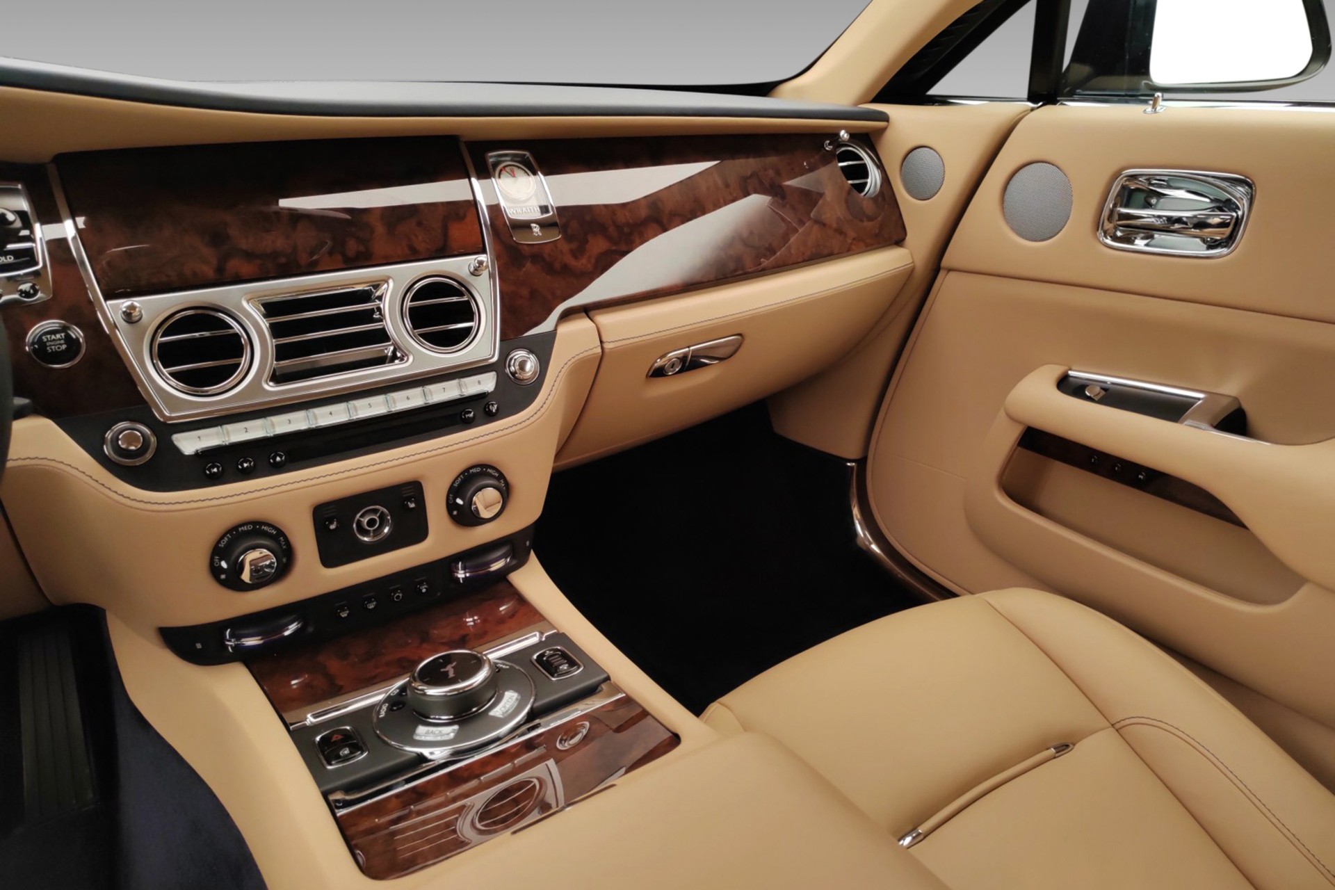 ROLLS-ROYCE Wraith 6.6 V12-image-9