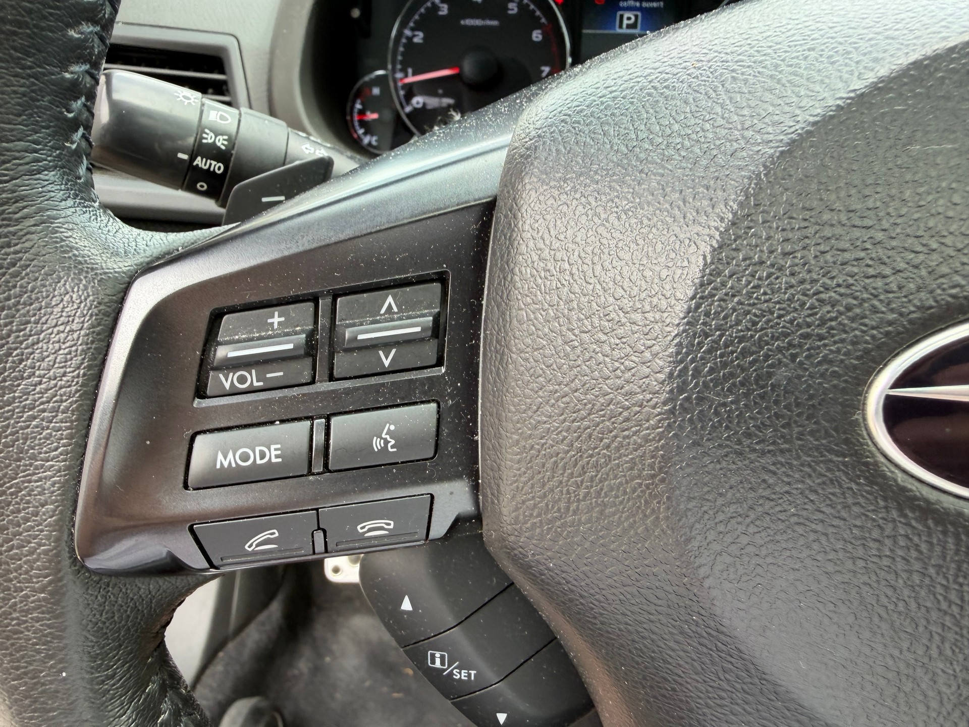 SUBARU Outback 2.5i Limited AWD Lineartronic-image-35