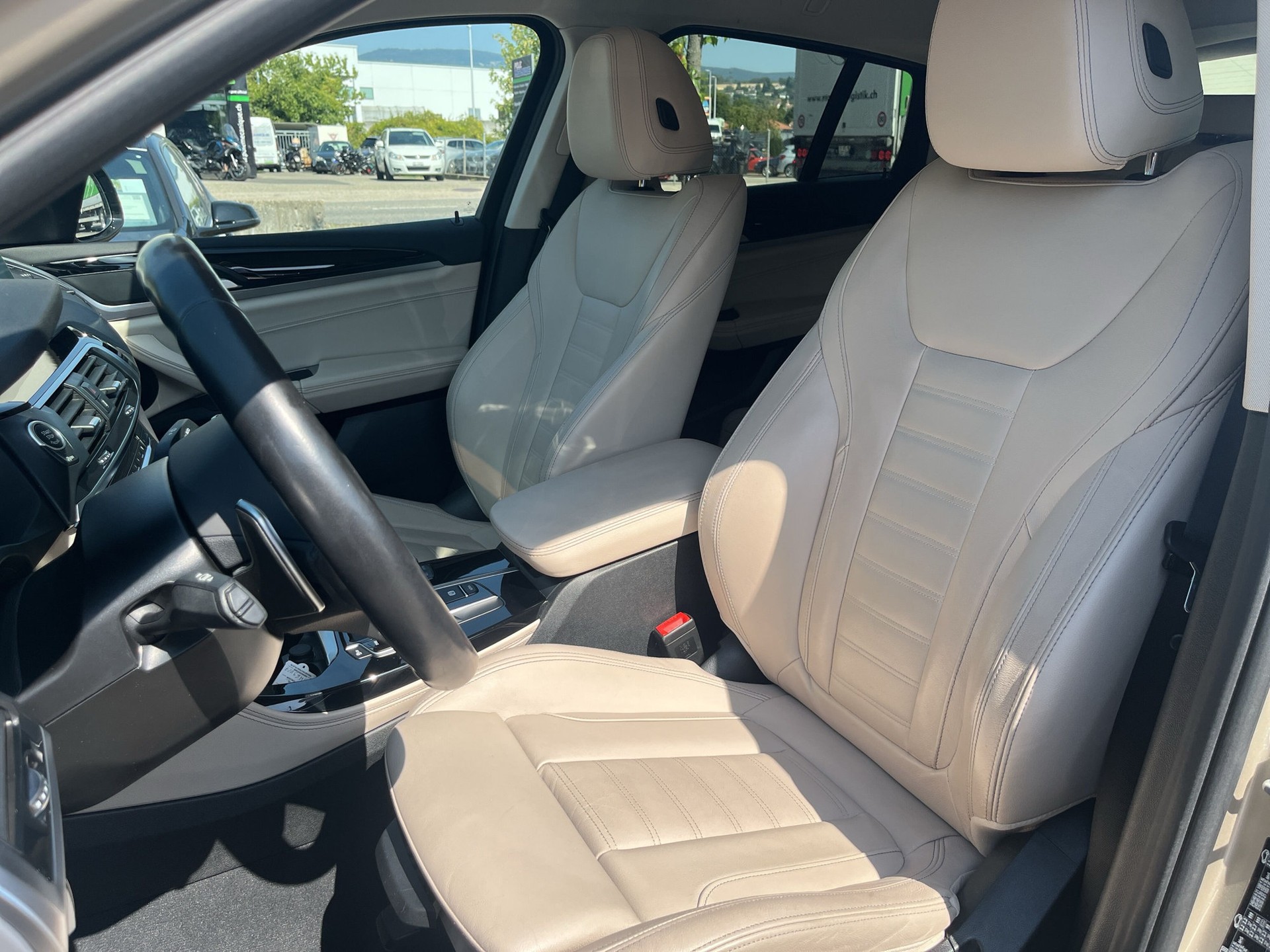BMW X4 xDrive 20i xLine Steptronic-image-9
