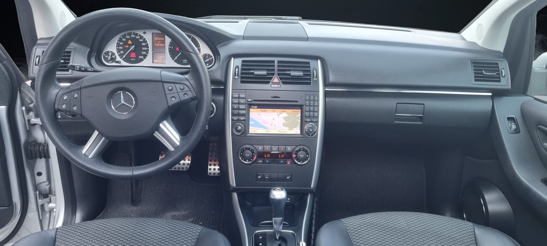MERCEDES-BENZ B 200 CDI-image-15