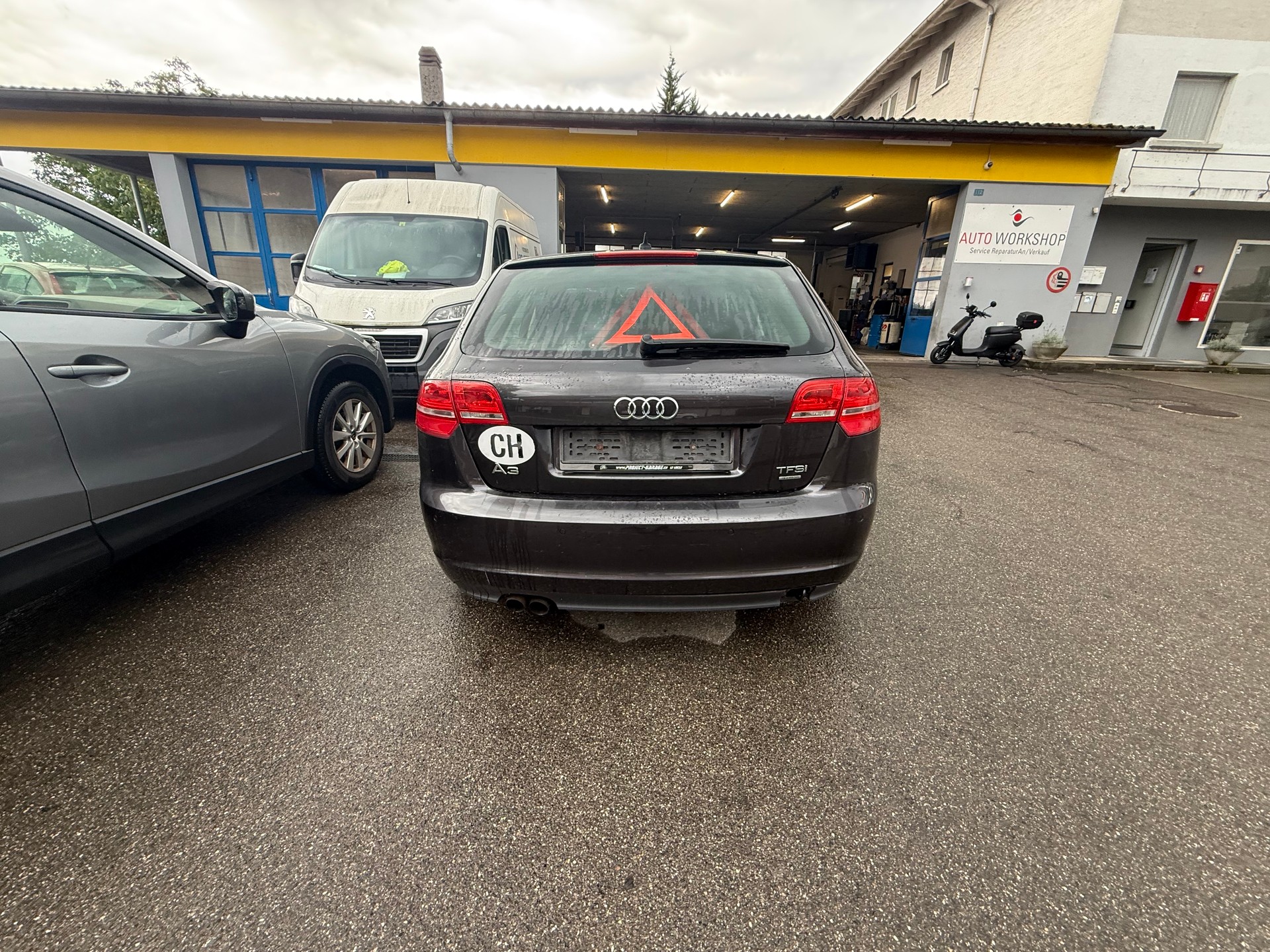 AUDI A3 Sportback 2.0 TFSI Ambiente S-tronic-image-3