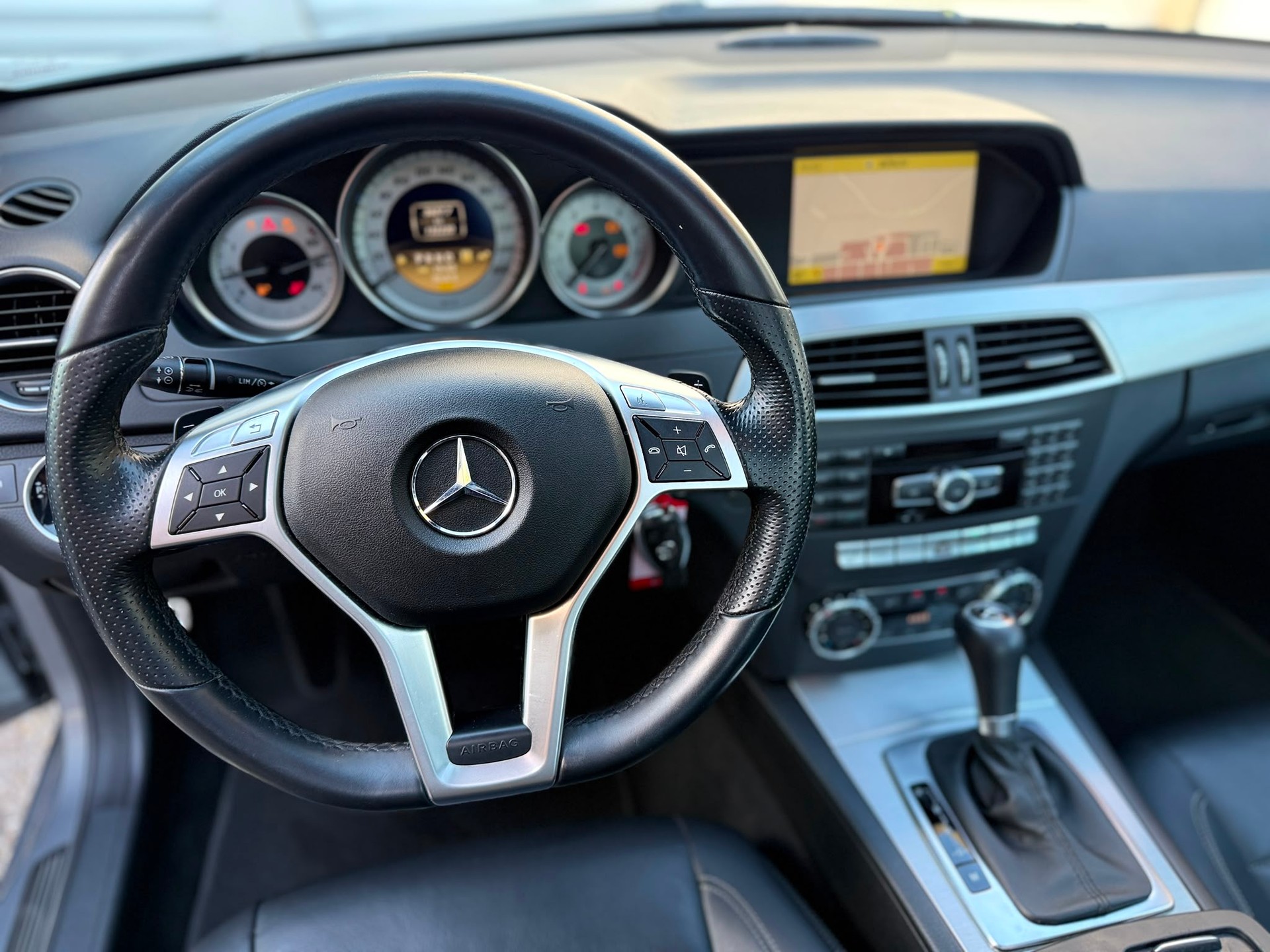 MERCEDES-BENZ C 350 V6 BlueEF Coupé-image-12