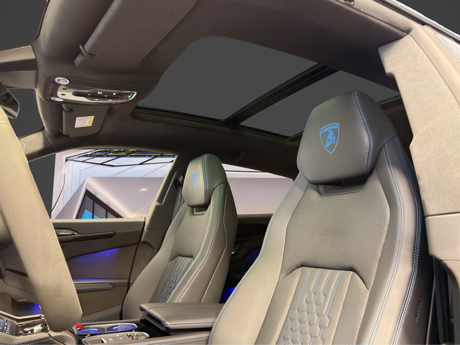 LAMBORGHINI Urus SE-image-21