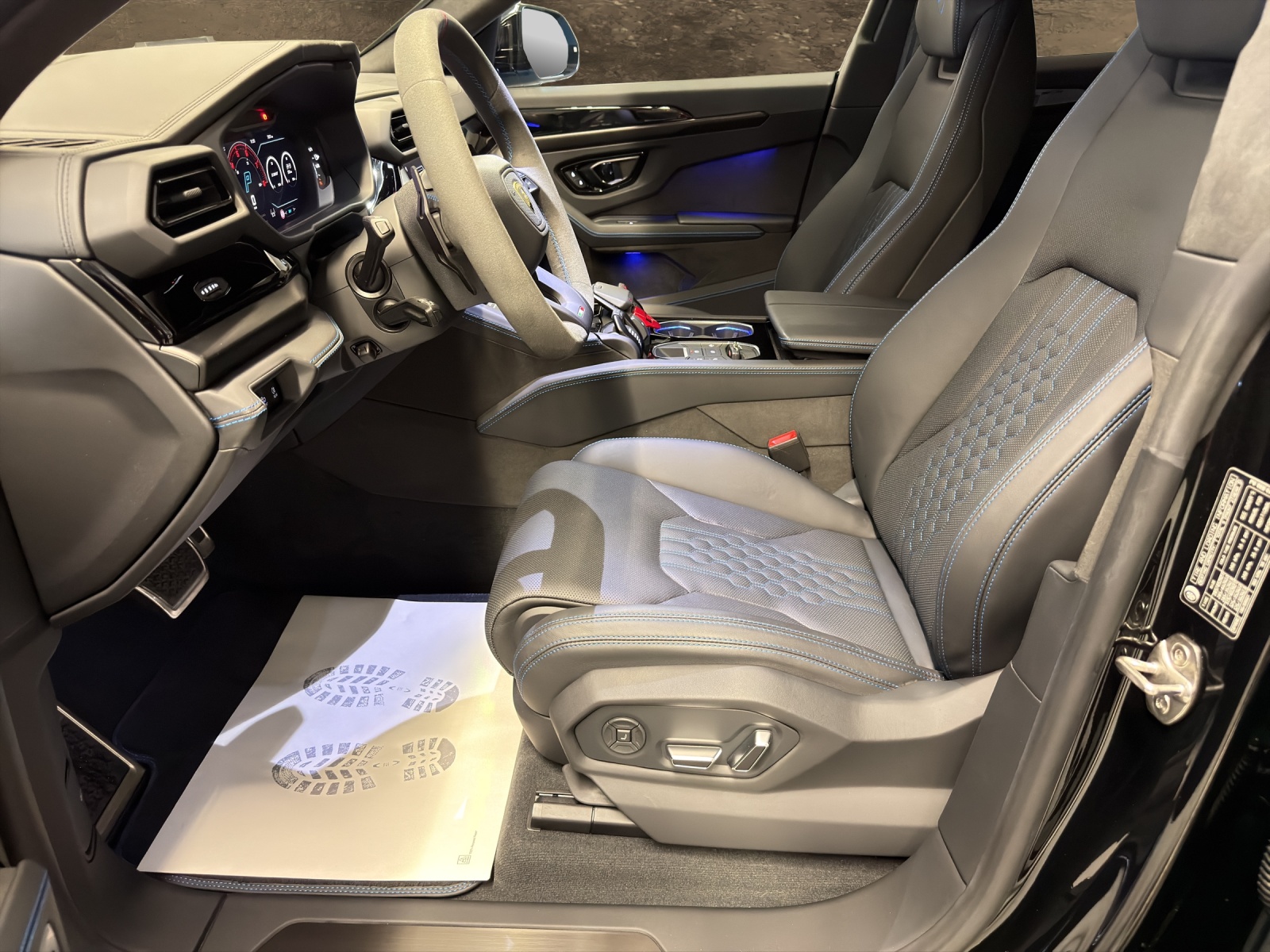 LAMBORGHINI Urus SE-image-8