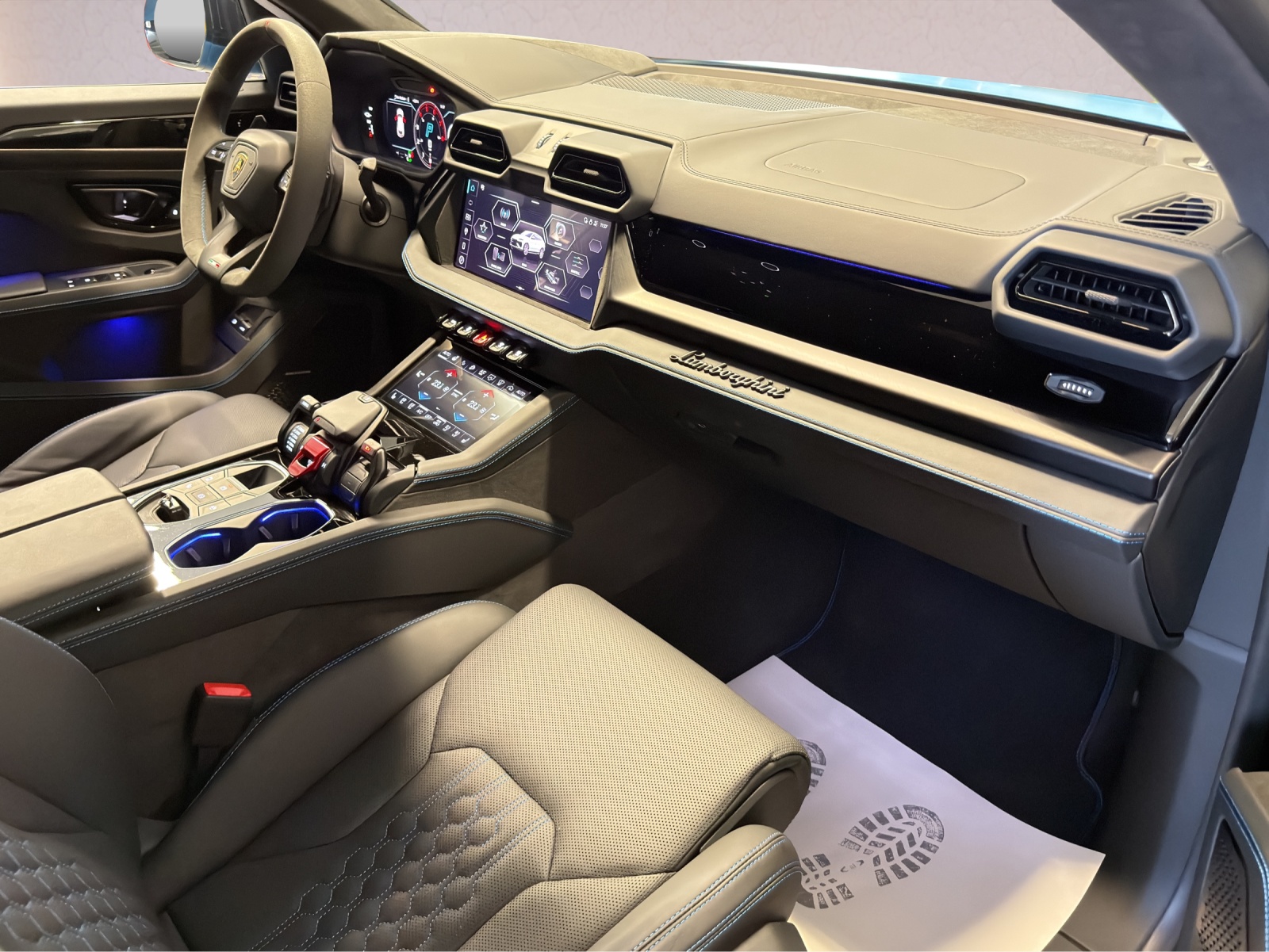 LAMBORGHINI Urus SE-image-20