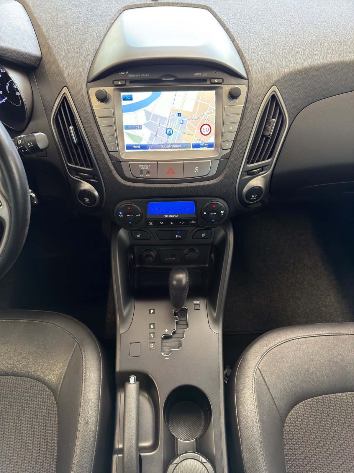 HYUNDAI iX 35 2.0 GDI Style 4WD Automatic-image-19