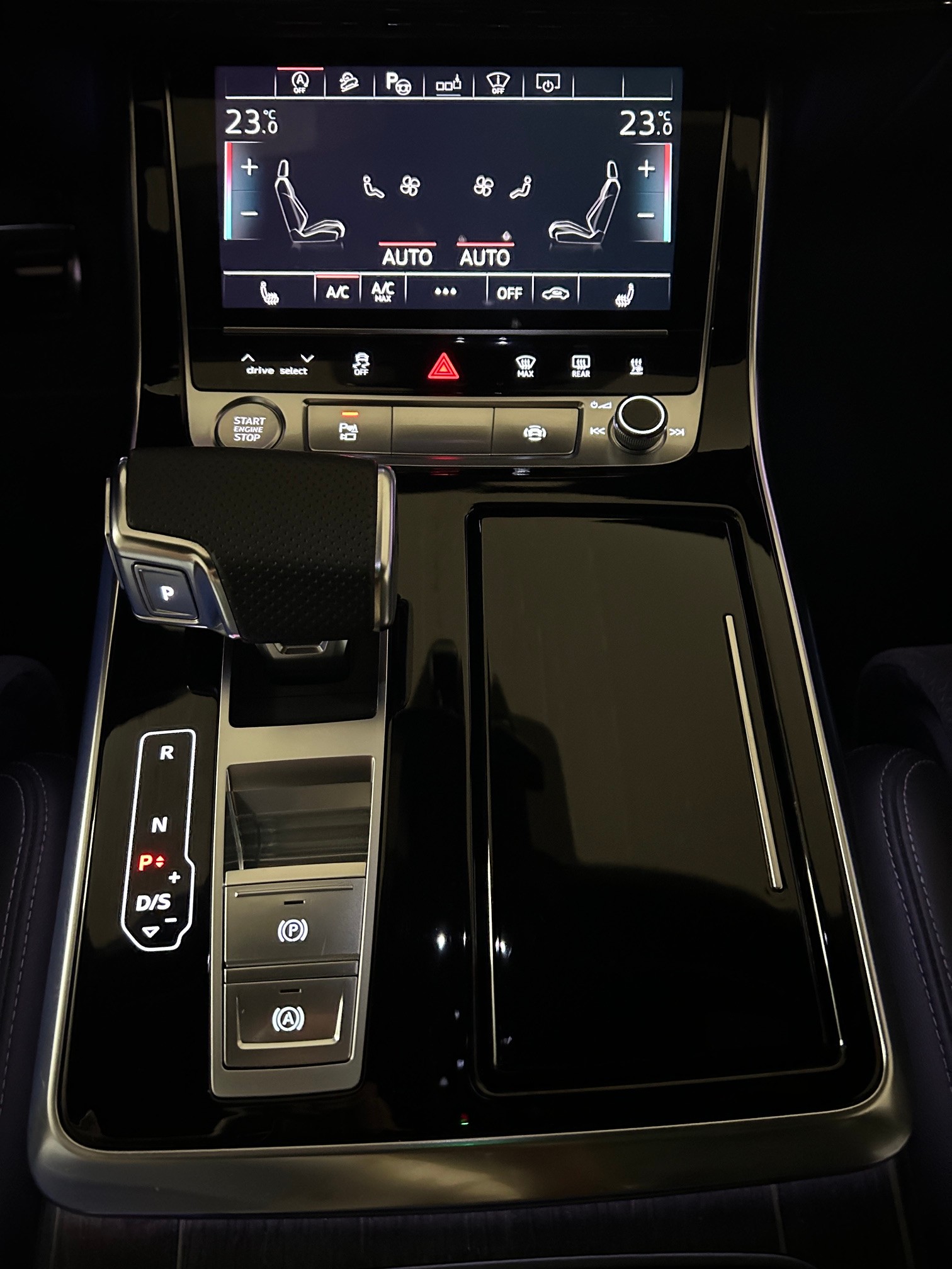 AUDI Q7 50 TDI quattro S Line tiptronic -7 Sitze-AHK-Standheizung-Schiebedach--image-9