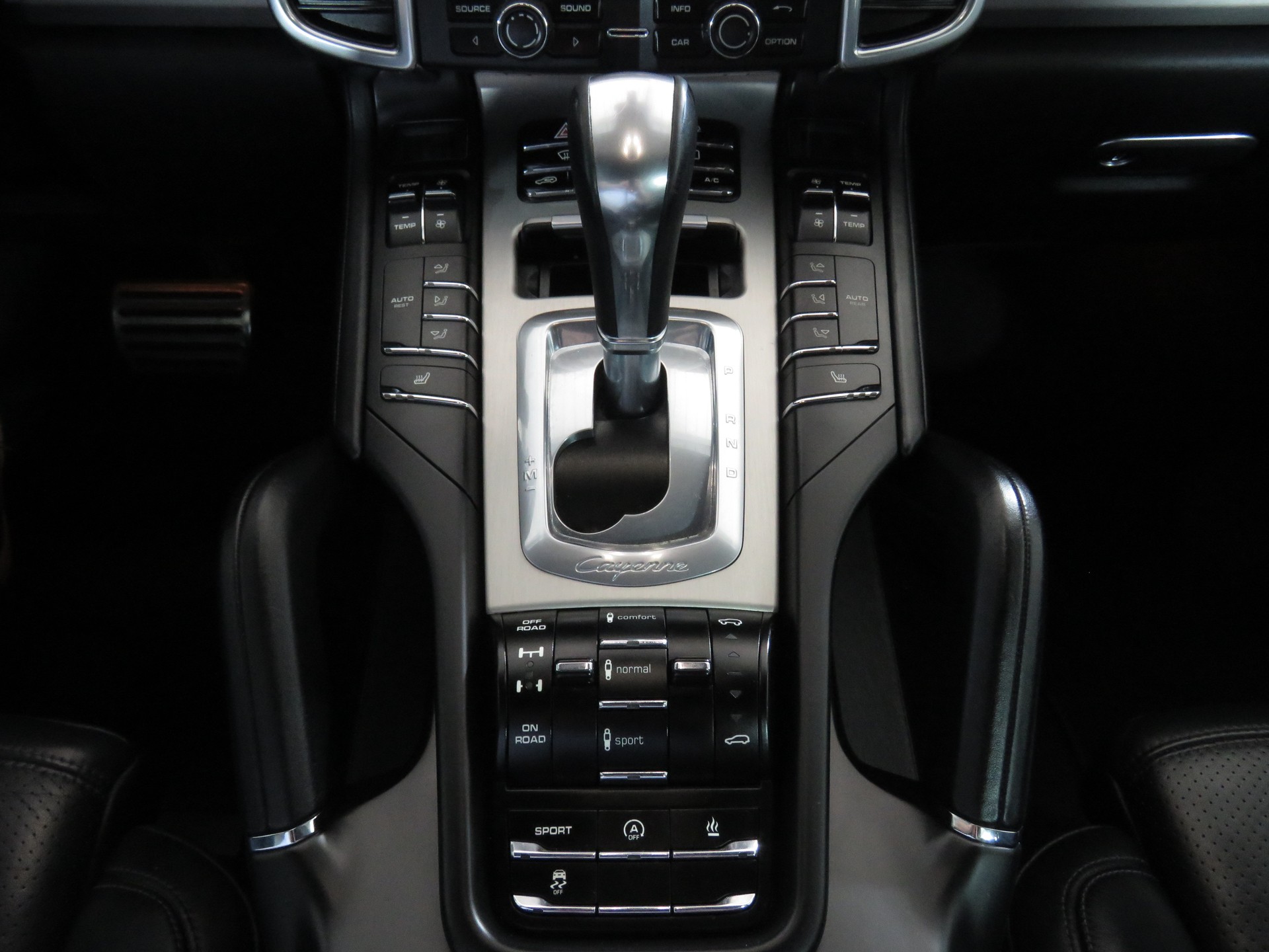 PORSCHE Cayenne Turbo Automat (AHK 3.5 t) Fixpreis !!!-image-16