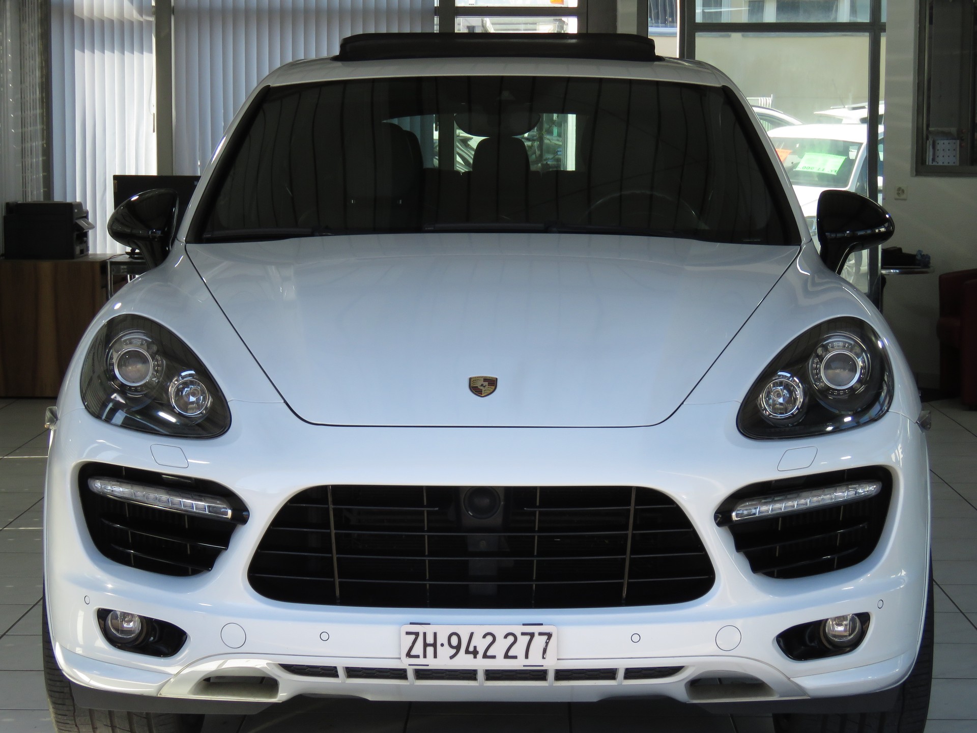 PORSCHE Cayenne Turbo Automat (AHK 3.5 t) Fixpreis !!!-showroom-element-1