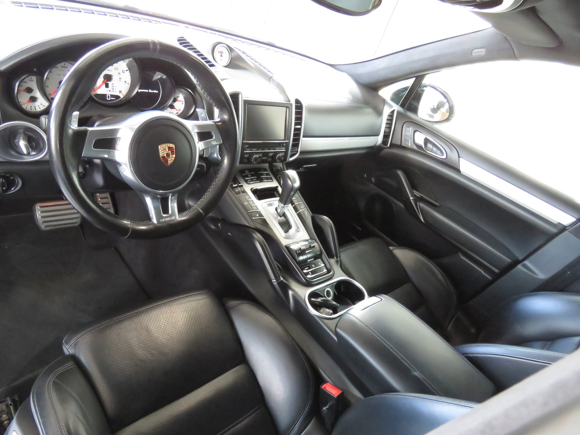PORSCHE Cayenne Turbo Automat (AHK 3.5 t) Fixpreis !!!-image-6