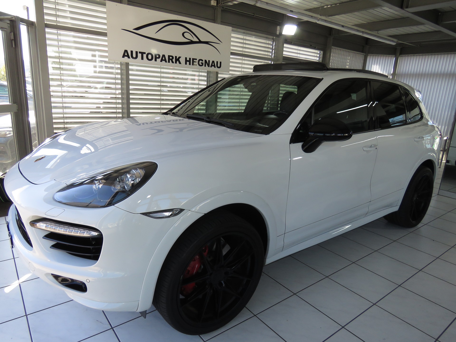 PORSCHE Cayenne Turbo Automat (AHK 3.5 t) Fixpreis !!!