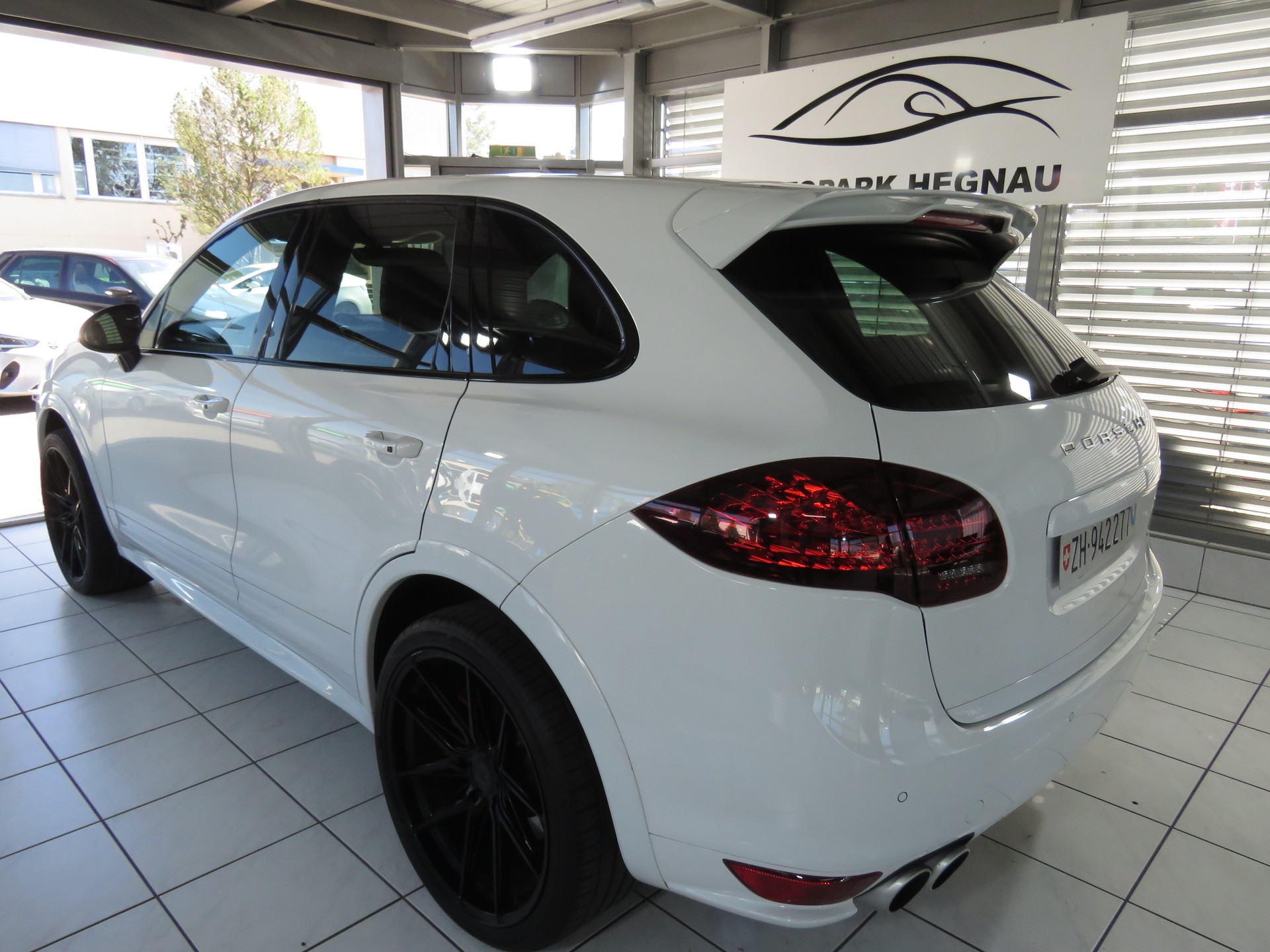 PORSCHE Cayenne Turbo Automat (AHK 3.5 t) Fixpreis !!!-image-5