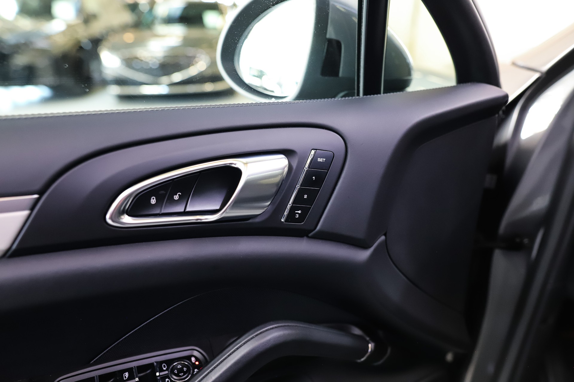 PORSCHE Cayenne S Diesel * Porsche Approved Garantie *-image-8