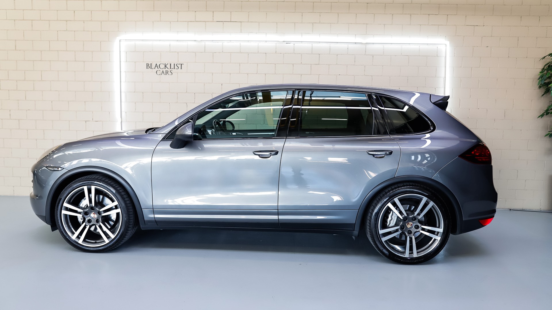 PORSCHE Cayenne S Diesel * Porsche Approved Garantie *-showroom-element-3