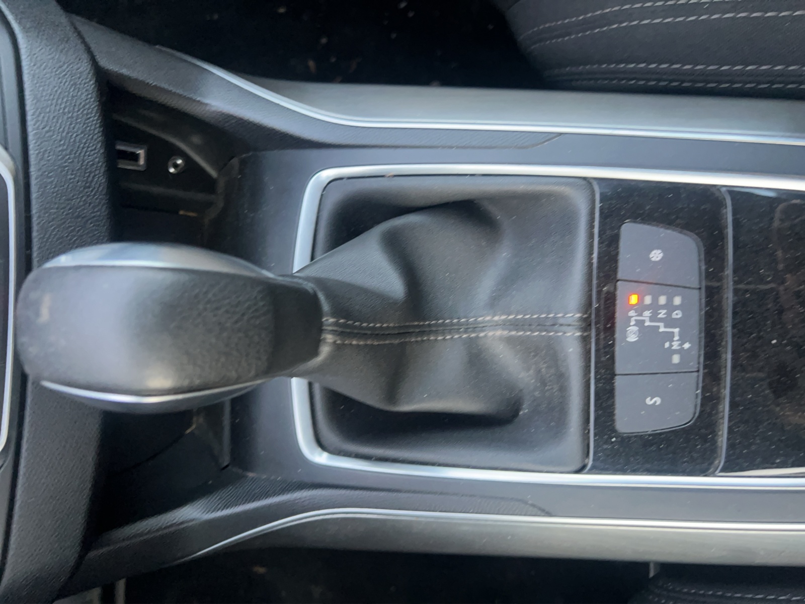 PEUGEOT 308 2.0 BlueHDI Allure Automatic-image-17