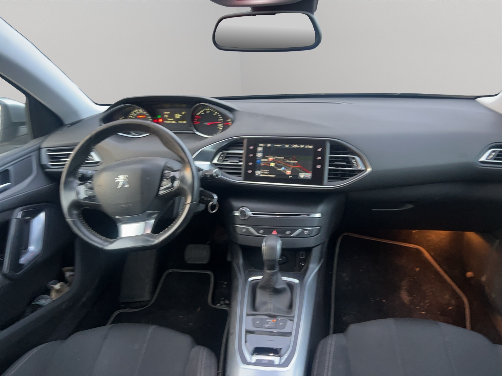 PEUGEOT 308 2.0 BlueHDI Allure Automatic-image-11
