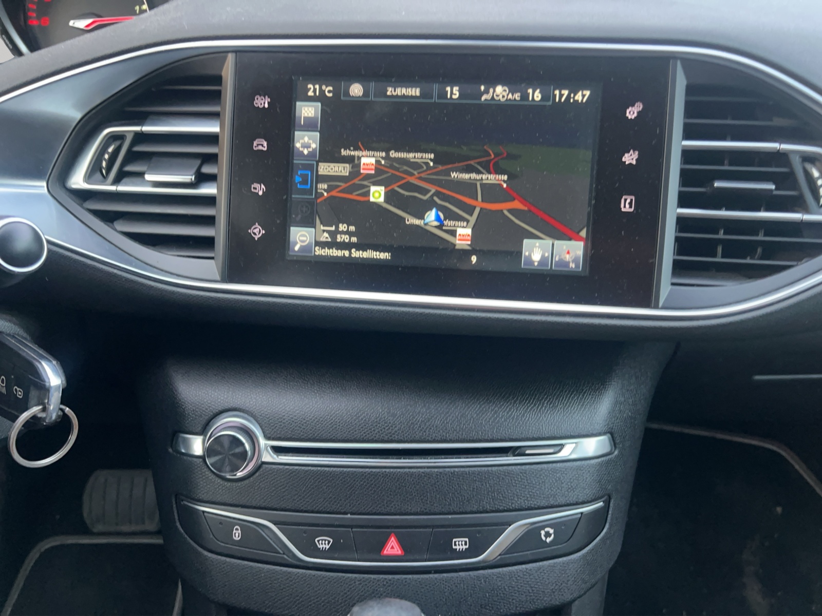PEUGEOT 308 2.0 BlueHDI Allure Automatic-image-14