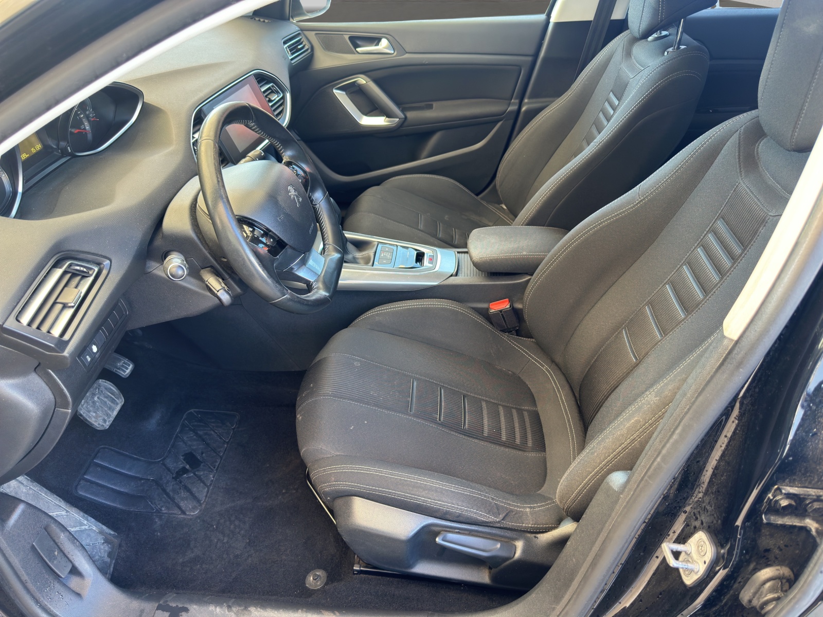 PEUGEOT 308 2.0 BlueHDI Allure Automatic-image-12