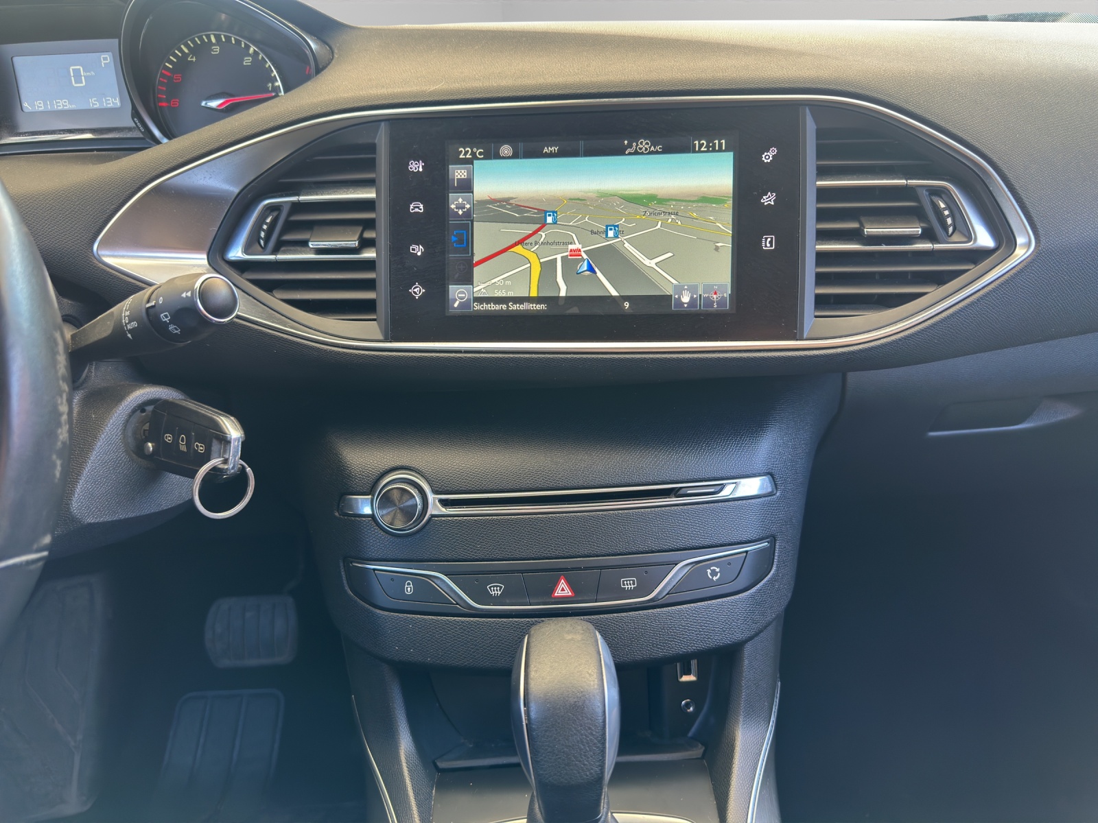PEUGEOT 308 2.0 BlueHDI Allure Automatic-image-15