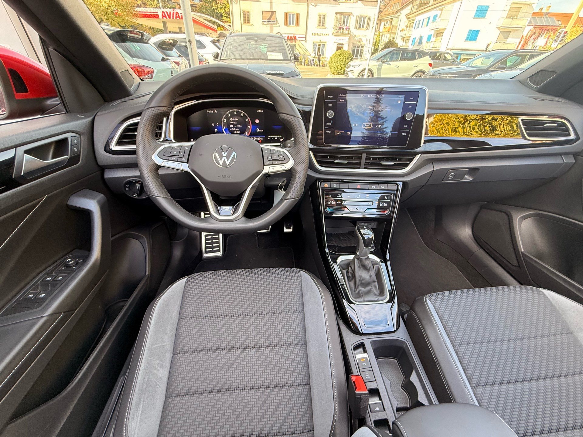 VW T-Roc 1.5 TSI DSG R-LINE *** TOP AUSSTATTUNG ***-image-7