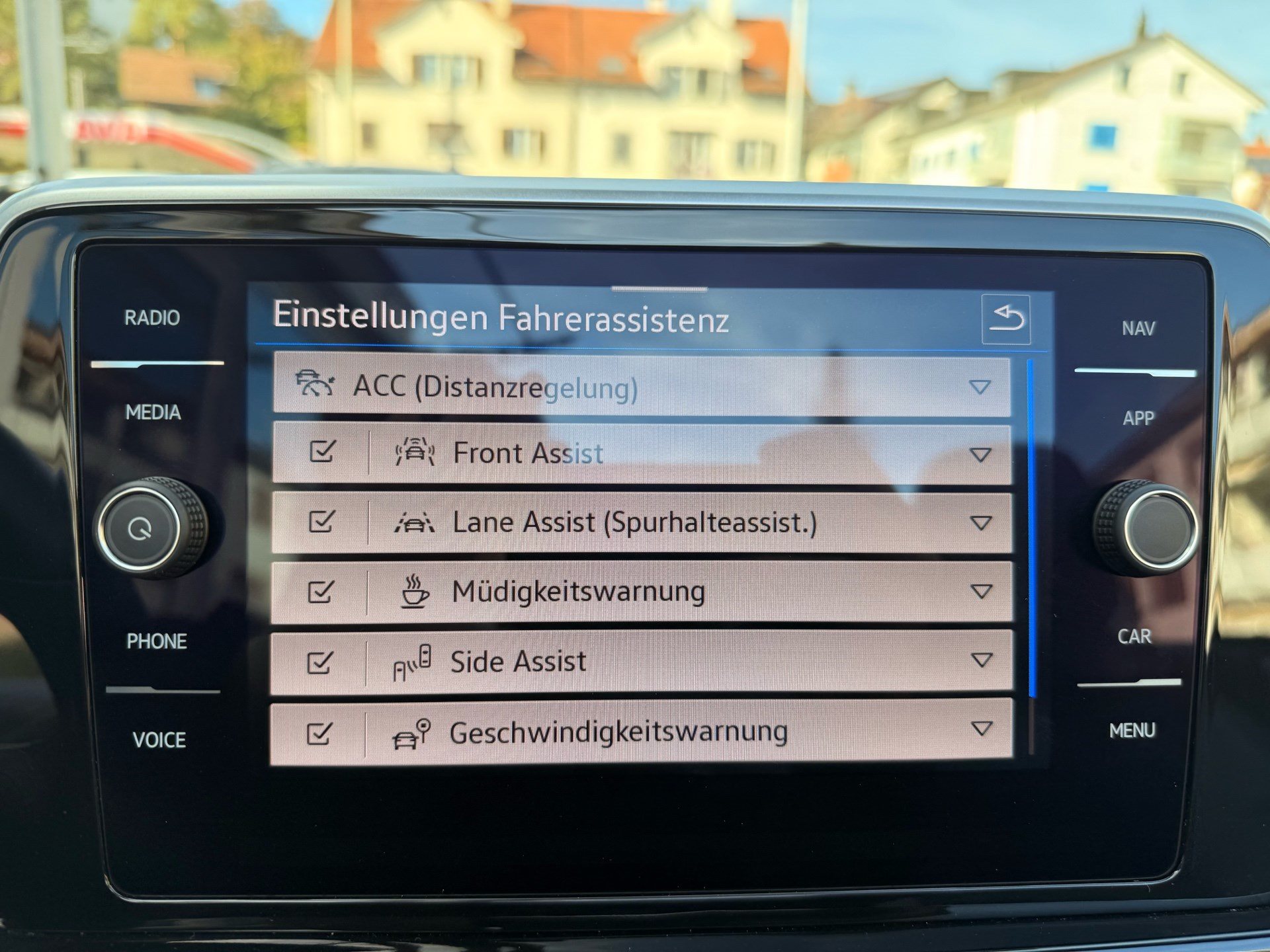 VW T-Roc 1.5 TSI DSG R-LINE *** TOP AUSSTATTUNG ***-image-12