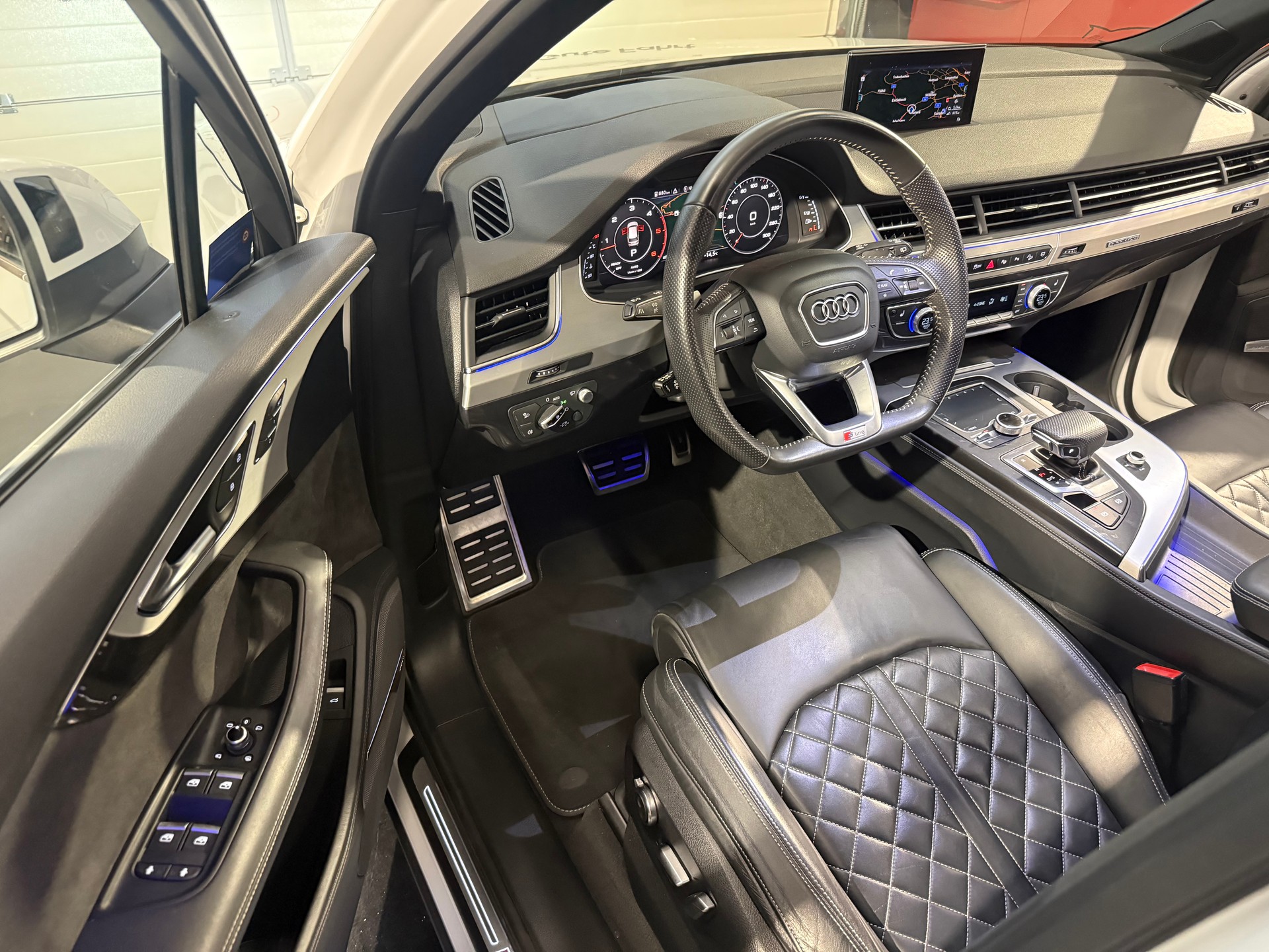 AUDI Q7 3.0 TDI quattro tiptronic S-line-image-8