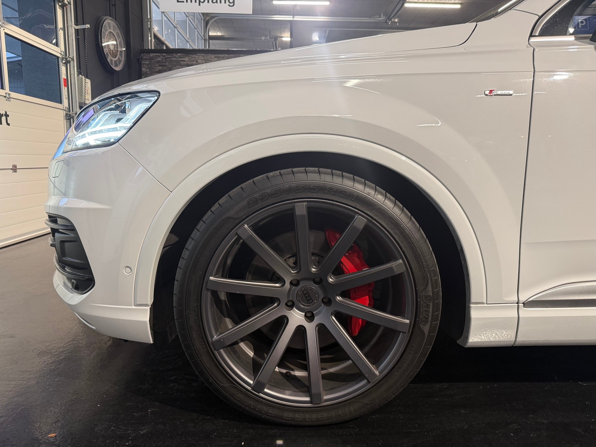AUDI Q7 3.0 TDI quattro tiptronic S-line-image-24