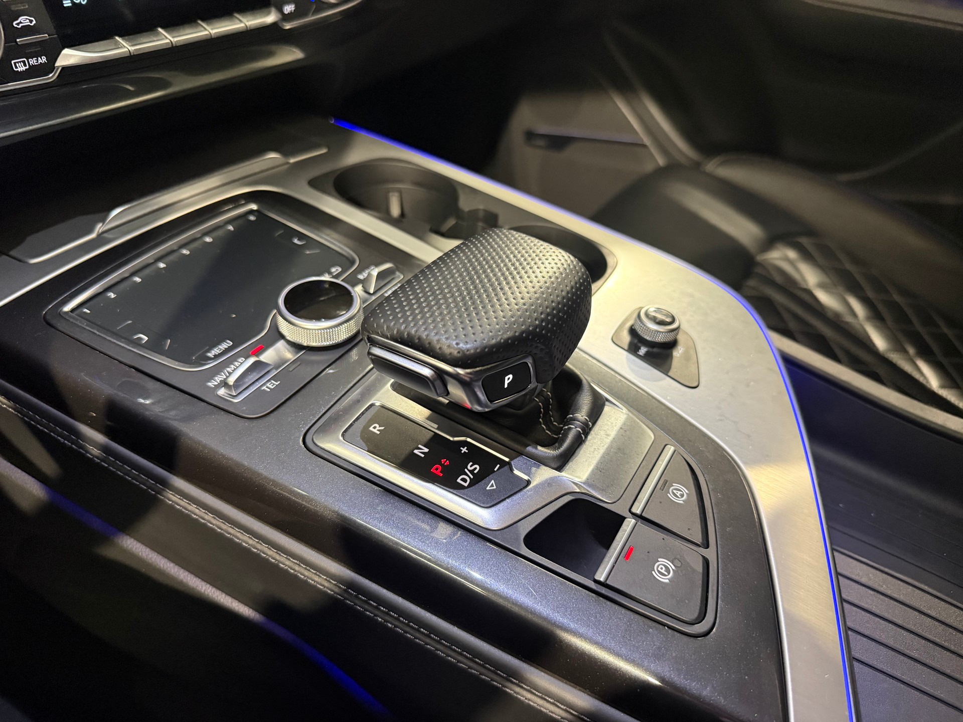 AUDI Q7 3.0 TDI quattro tiptronic S-line-image-28