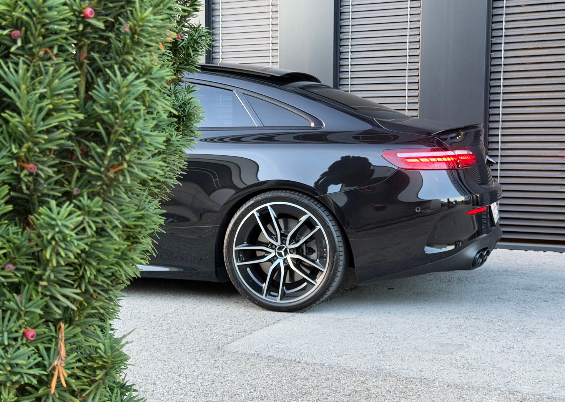 MERCEDES-BENZ E 53 Coupé AMG 4Matic+ ♦️1.Hand*ab Service*Facelift Modell mit neuen MBUX♦️-showroom-element-3