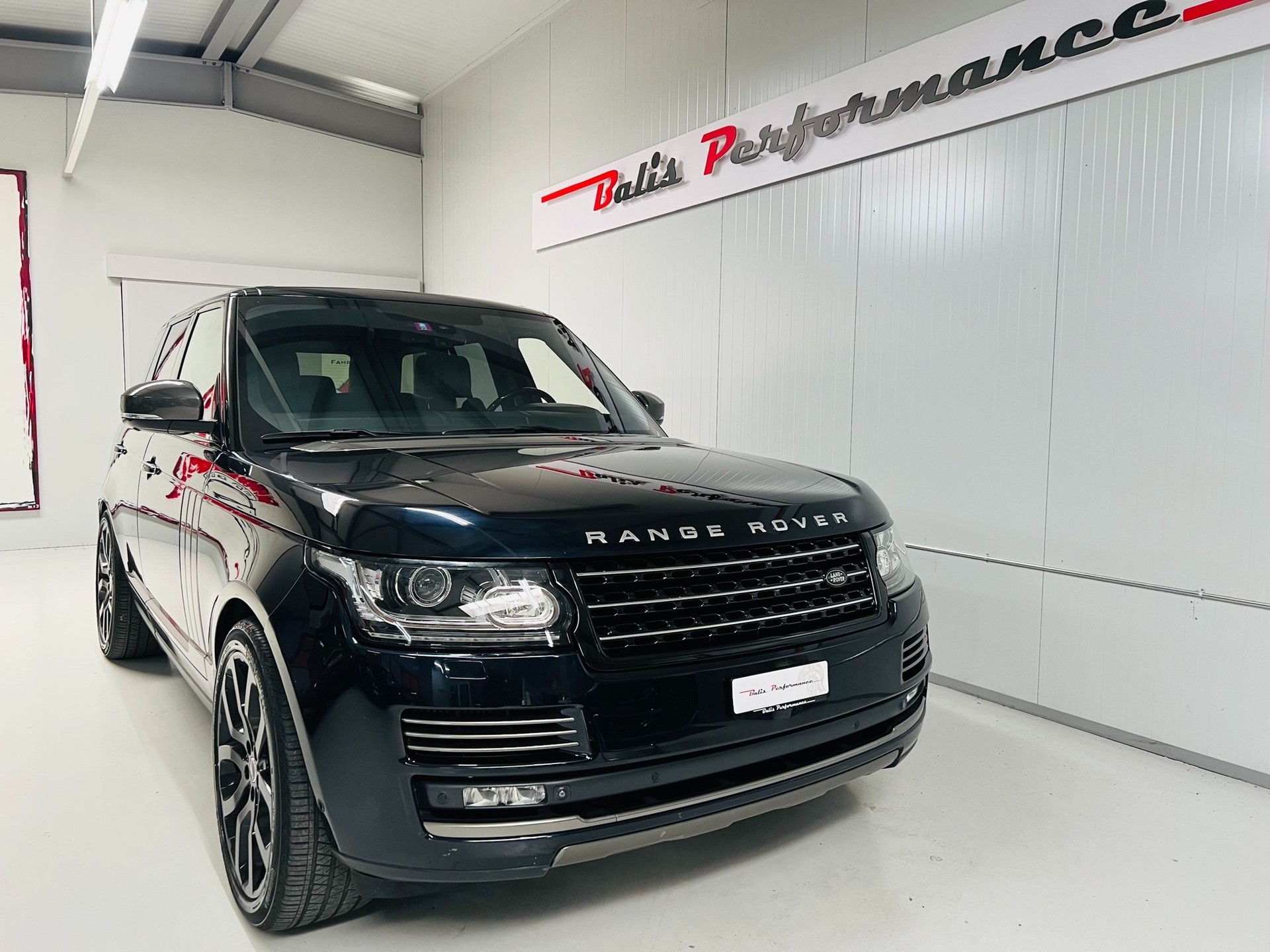 LAND ROVER Range Rover 4.4 SDV8 Autobiography Automatic-image-3