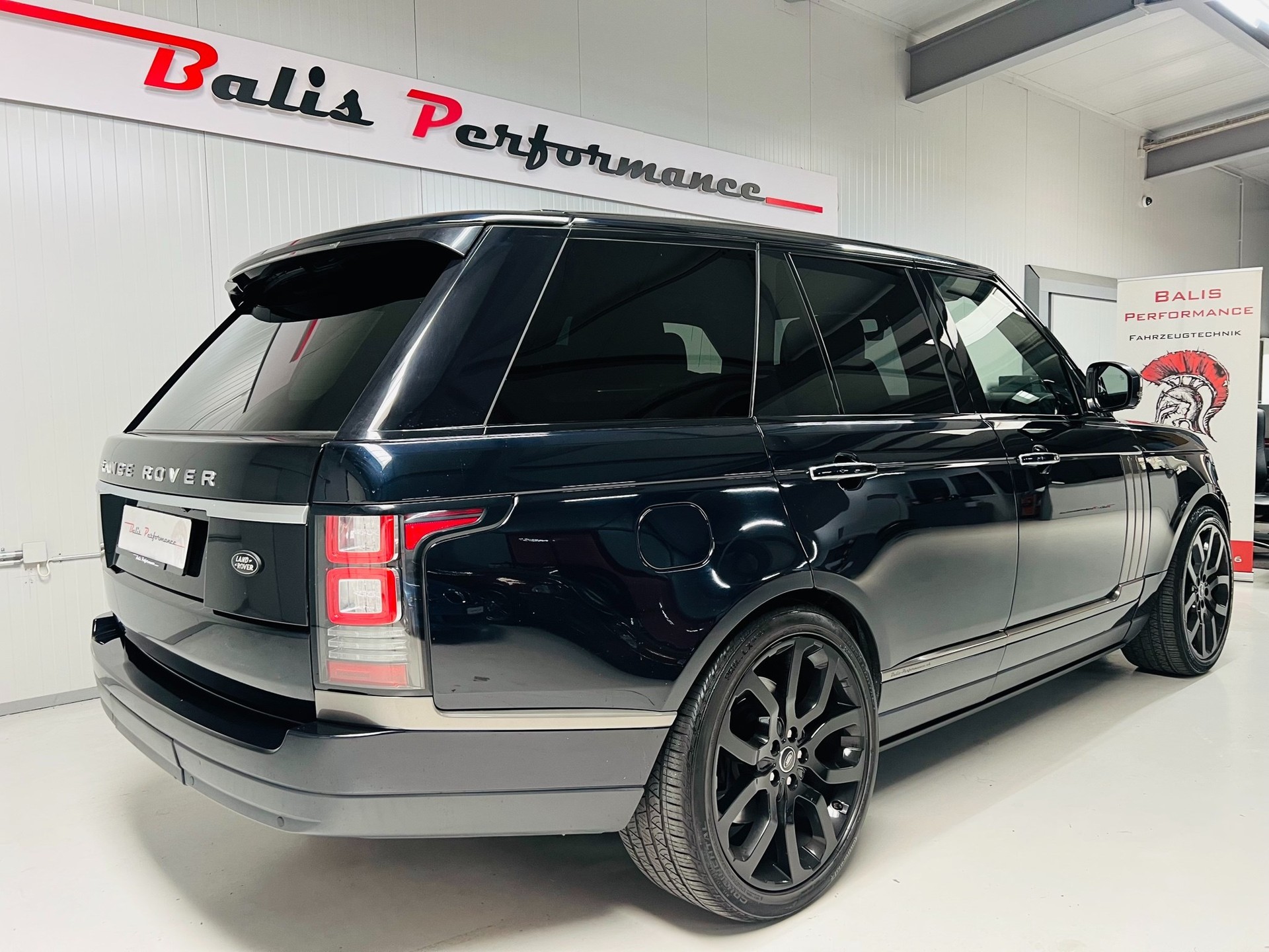 LAND ROVER Range Rover 4.4 SDV8 Autobiography Automatic-image-2