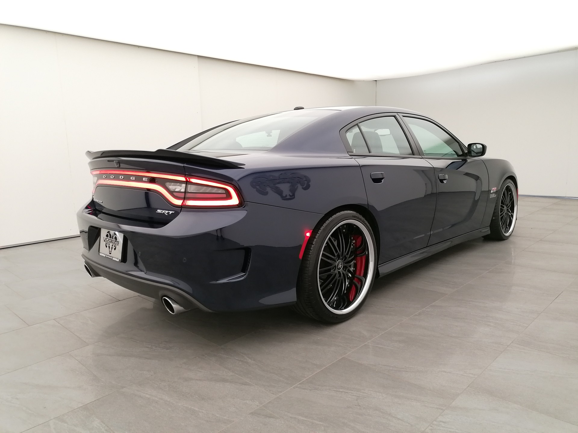 DODGE Charger 392 6.4 SRT-showroom-element-3
