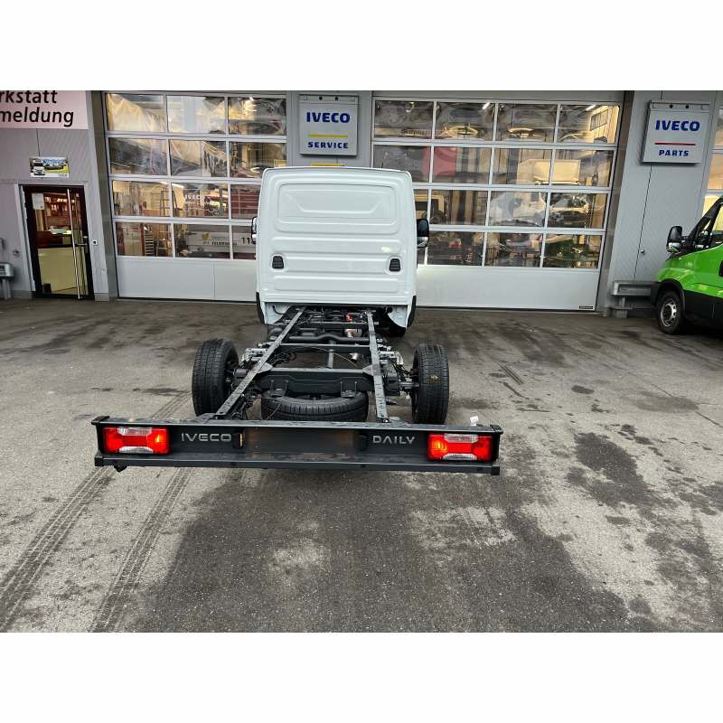 IVECO Daily 35 S 18HA8 K.-Ch. 3750 3.0 HPI 180-showroom-element-2
