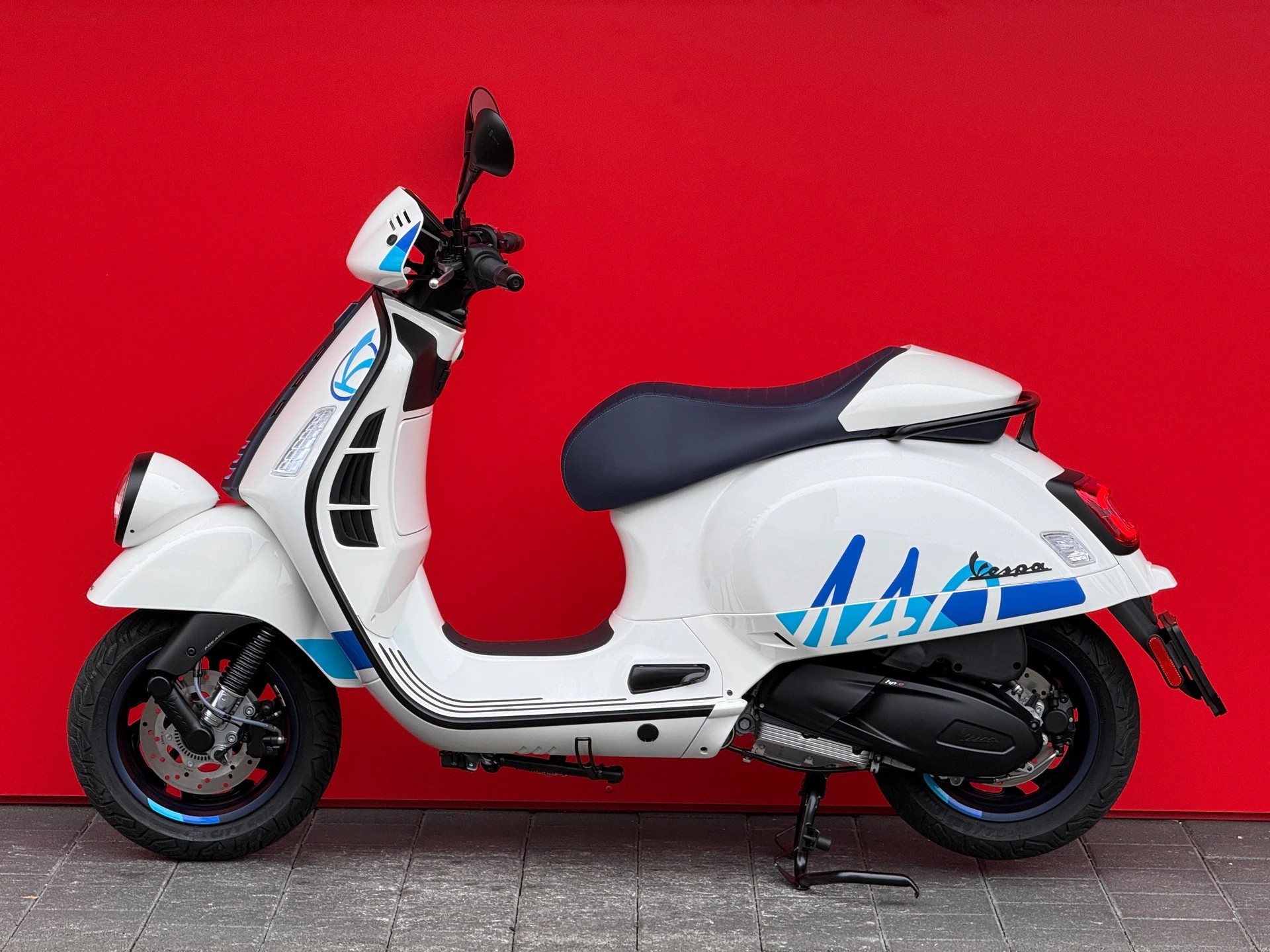 PIAGGIO Vespa GTV 300 "140th"-image-2