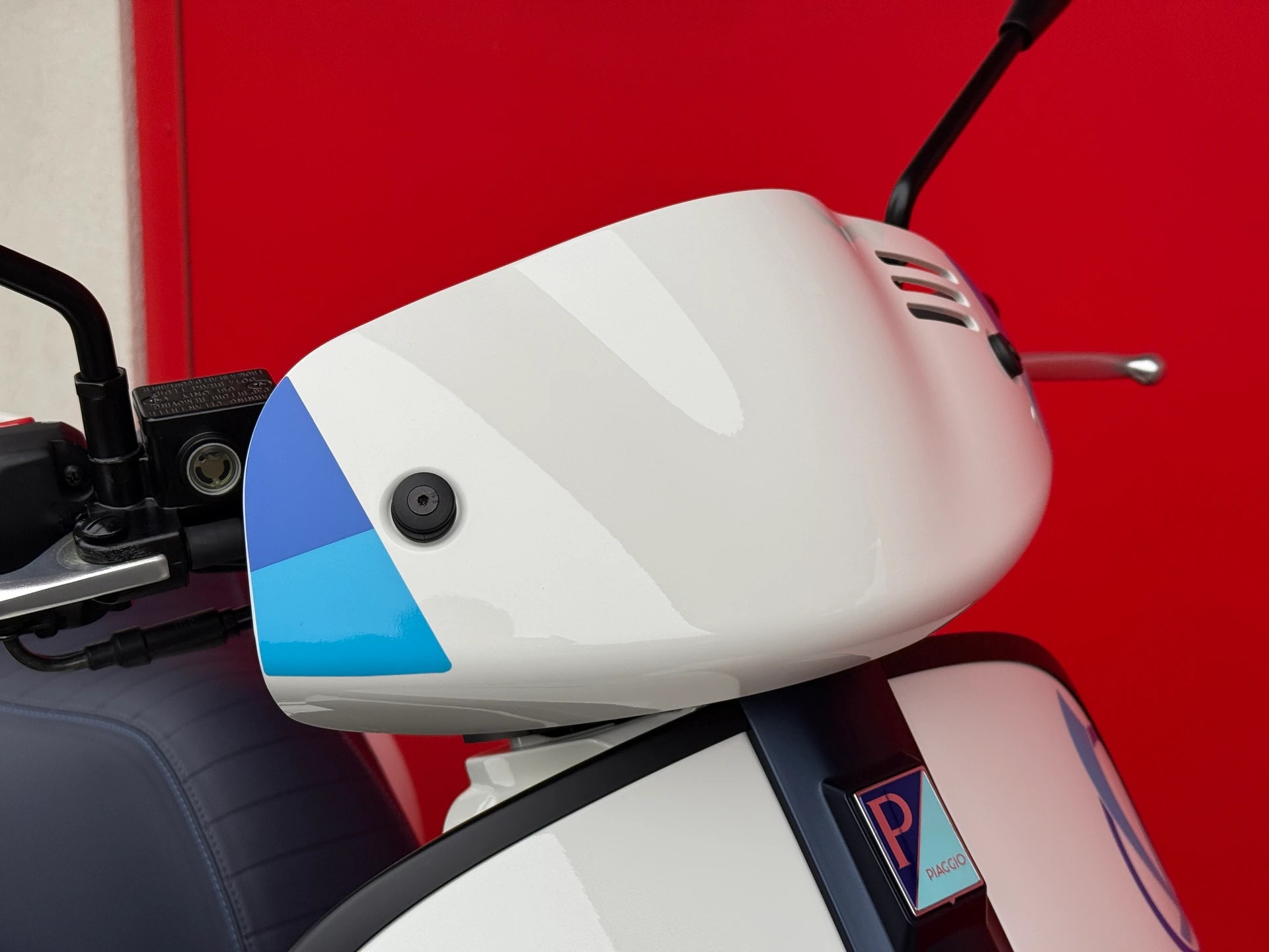 PIAGGIO Vespa GTV 300 "140th"-image-12