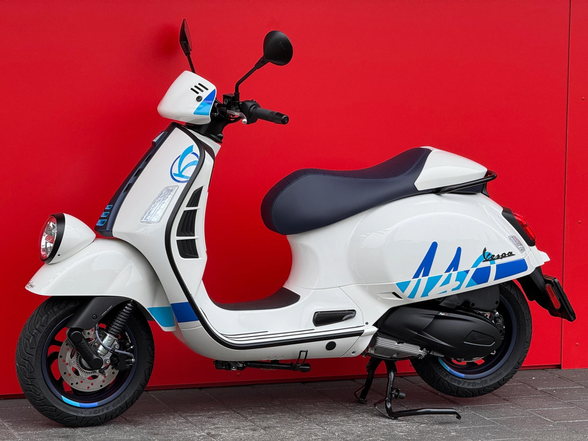 PIAGGIO Vespa GTV 300 "140th"-image-11