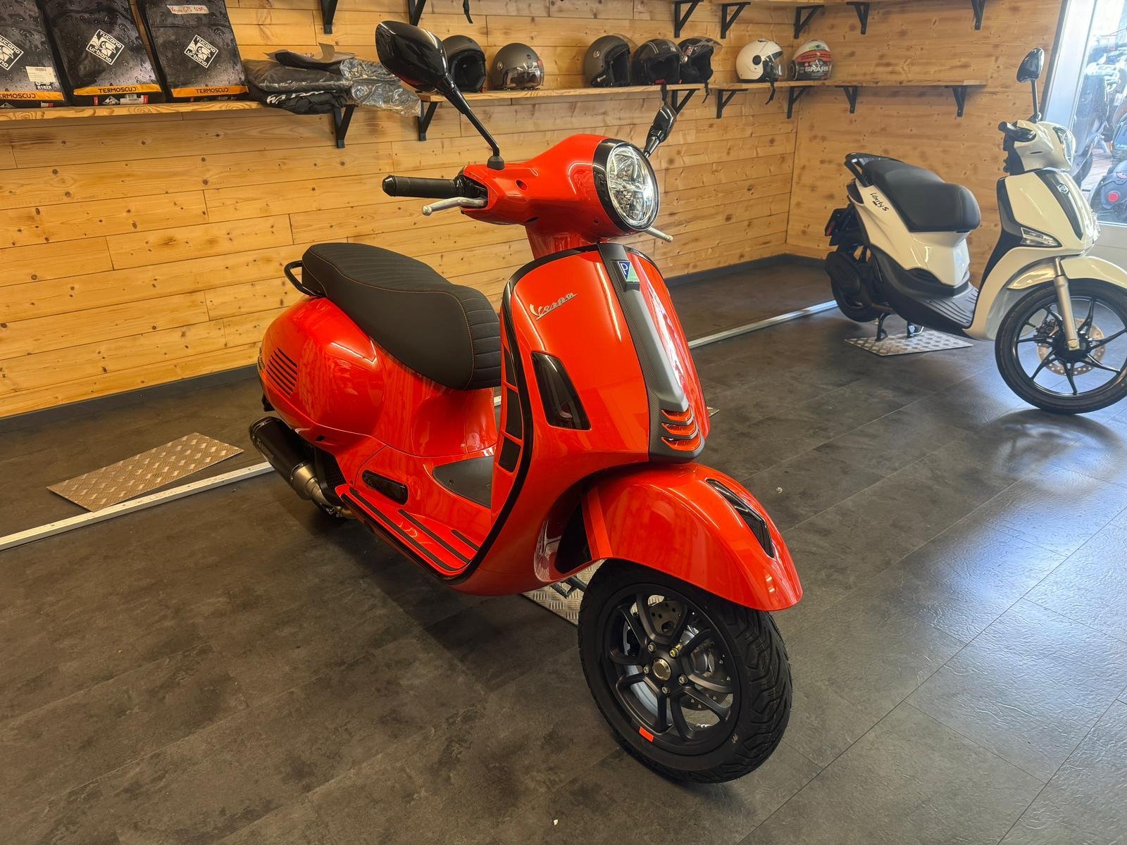 PIAGGIO Vespa GTS 125 Super Sport ABS-image-3