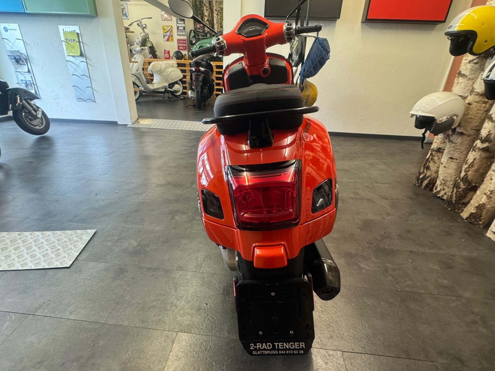 PIAGGIO Vespa GTS 125 Super Sport ABS-image-6