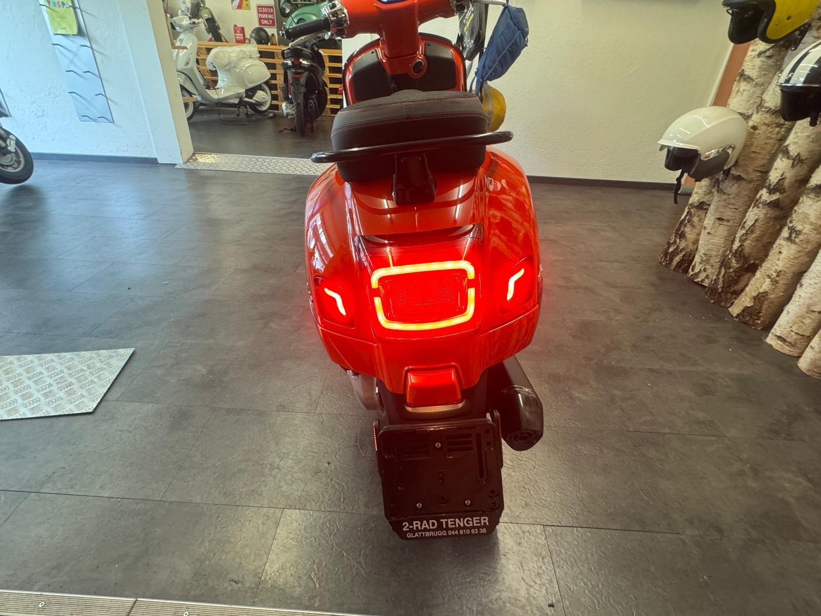 PIAGGIO Vespa GTS 125 Super Sport ABS-image-5