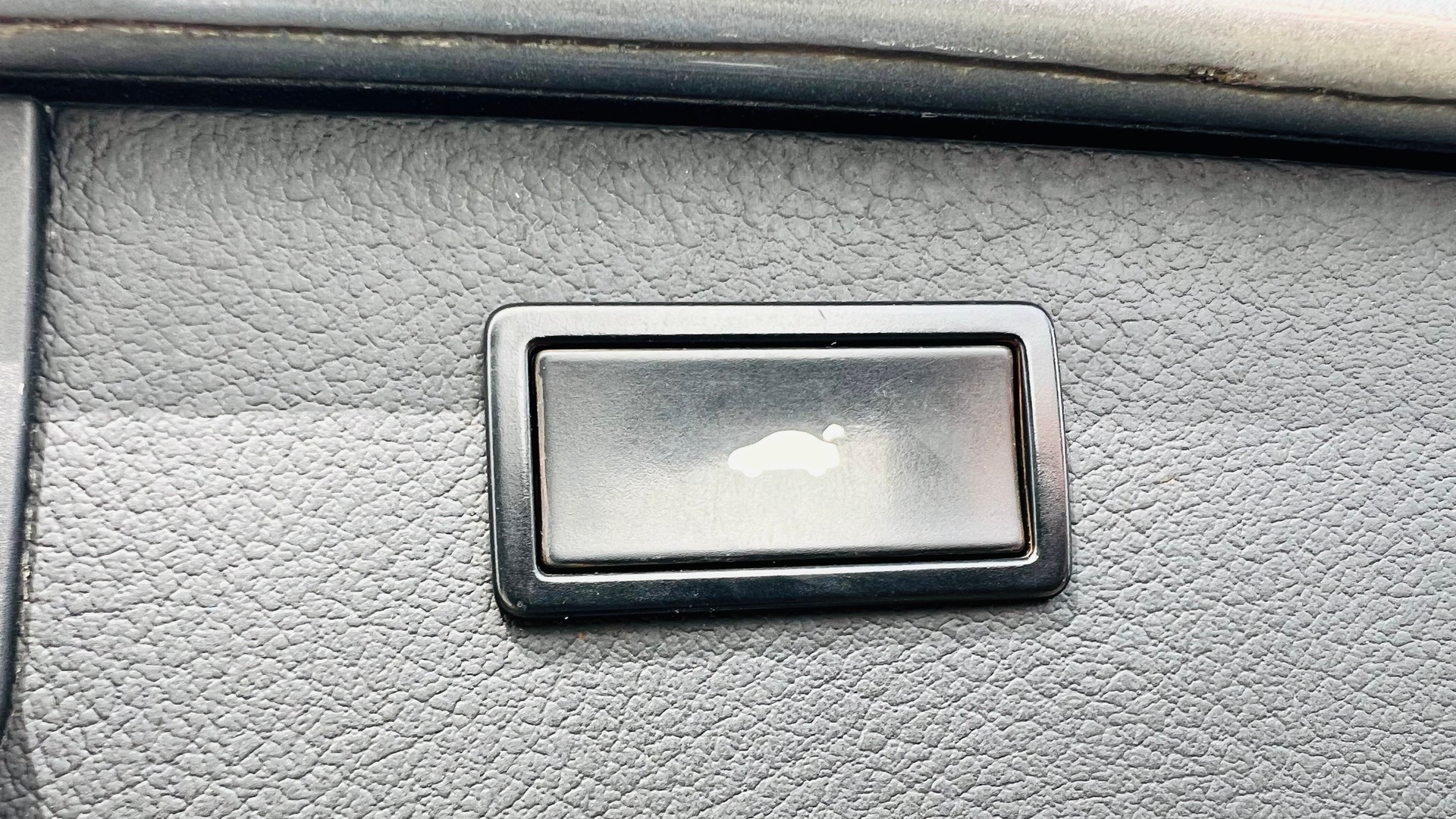 AUDI S6 Avant 5.2 V10 quattro tiptronic-image-20
