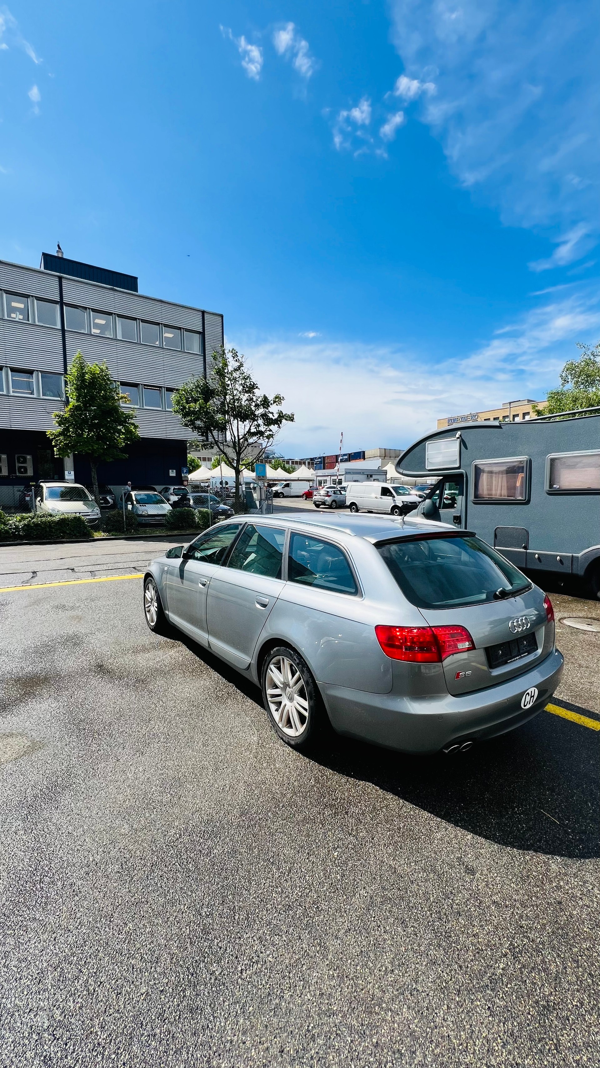 AUDI S6 Avant 5.2 V10 quattro tiptronic-image-4