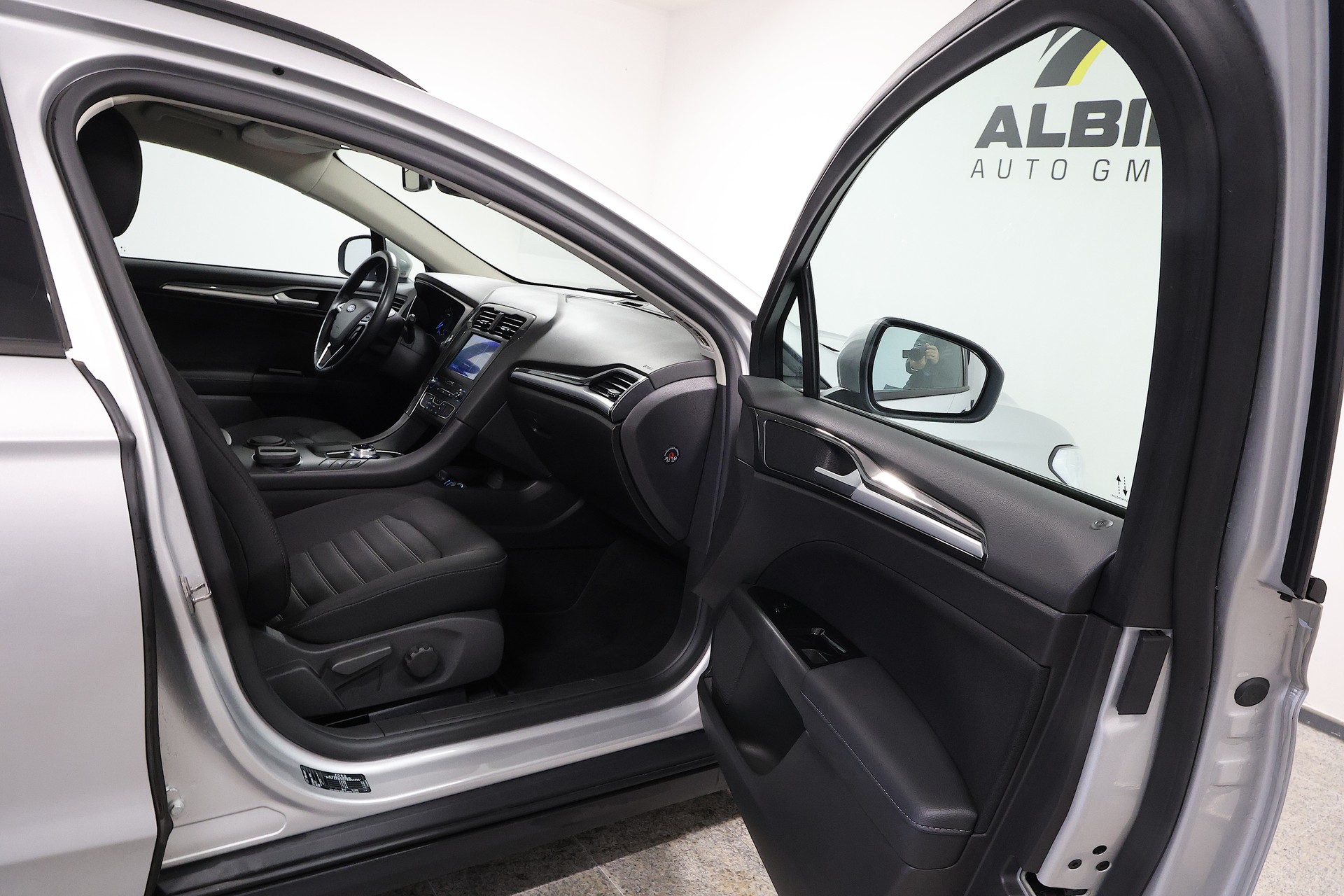 FORD Mondeo 2.0 TDCi Trend Automatik-image-11