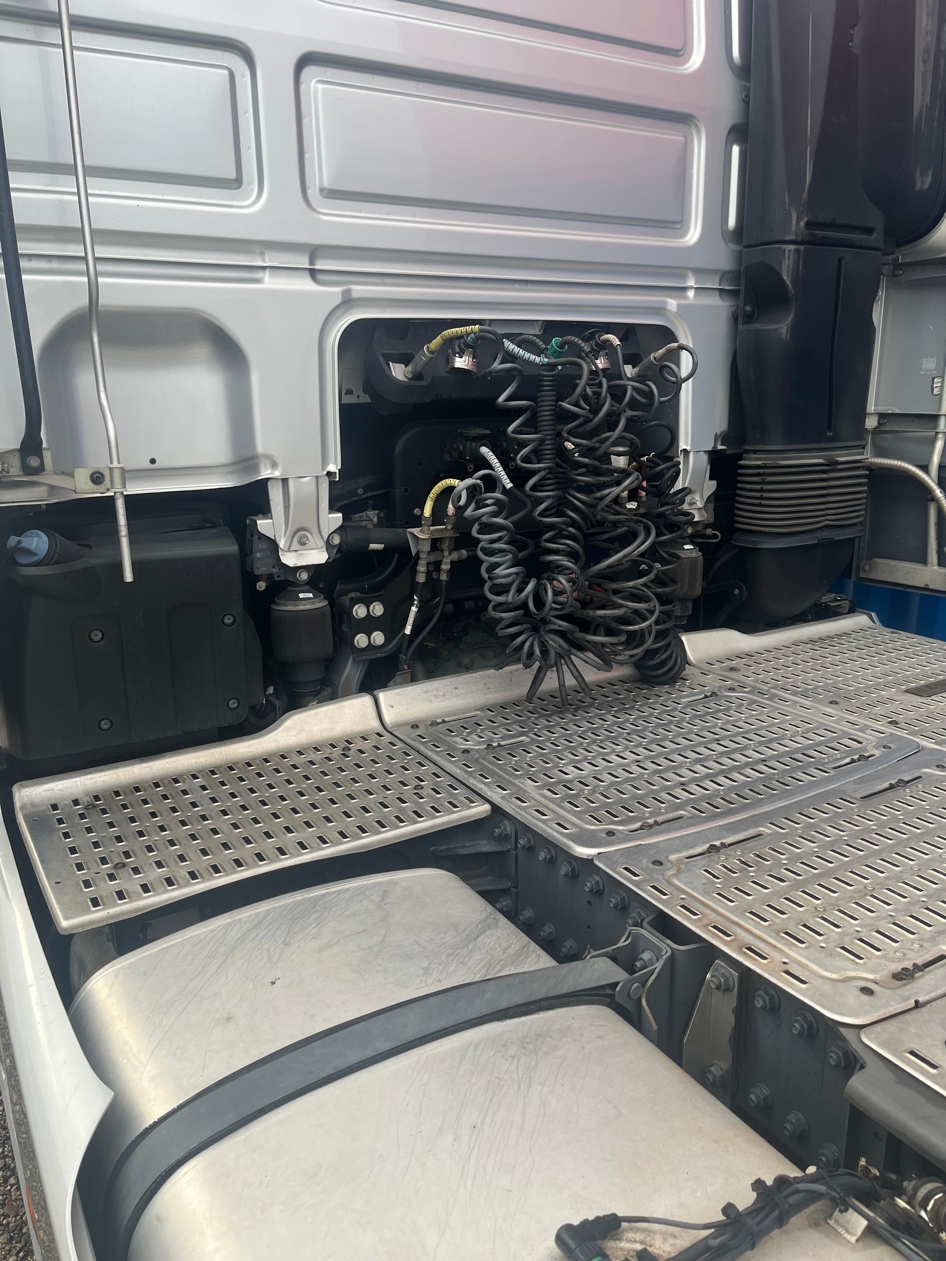 DAF XF 530 ADR und Hydraulik-image-5