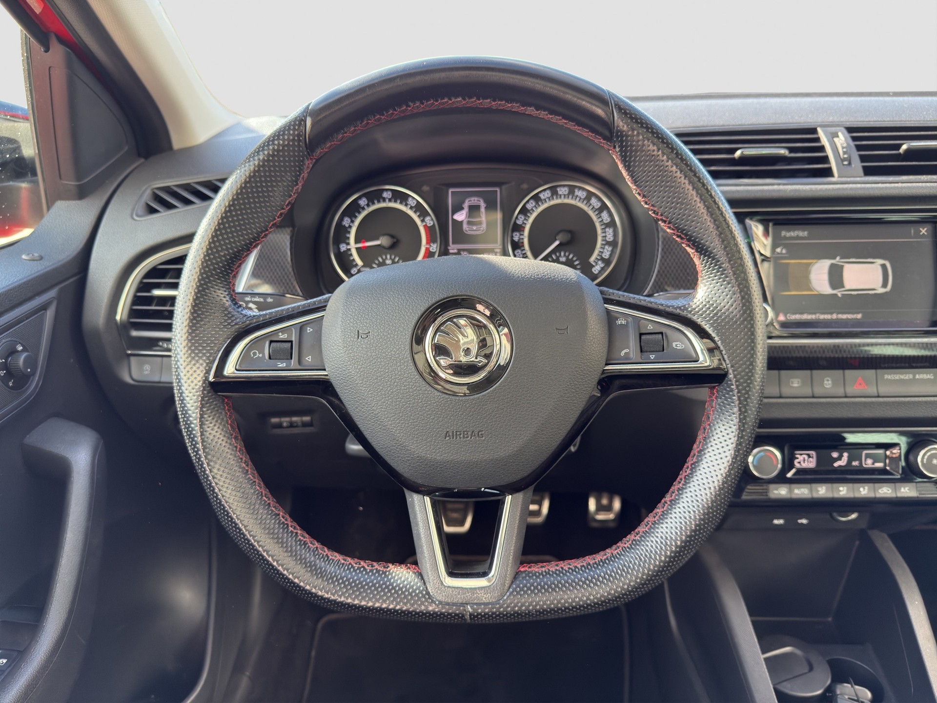 SKODA Fabia 1.0 TSI Monte Carlo-image-11