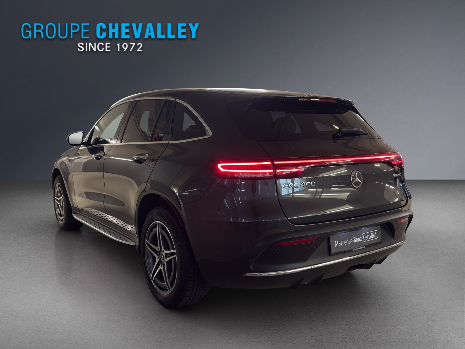 MERCEDES-BENZ EQC 400 AMG Line 4Matic-showroom-element-3